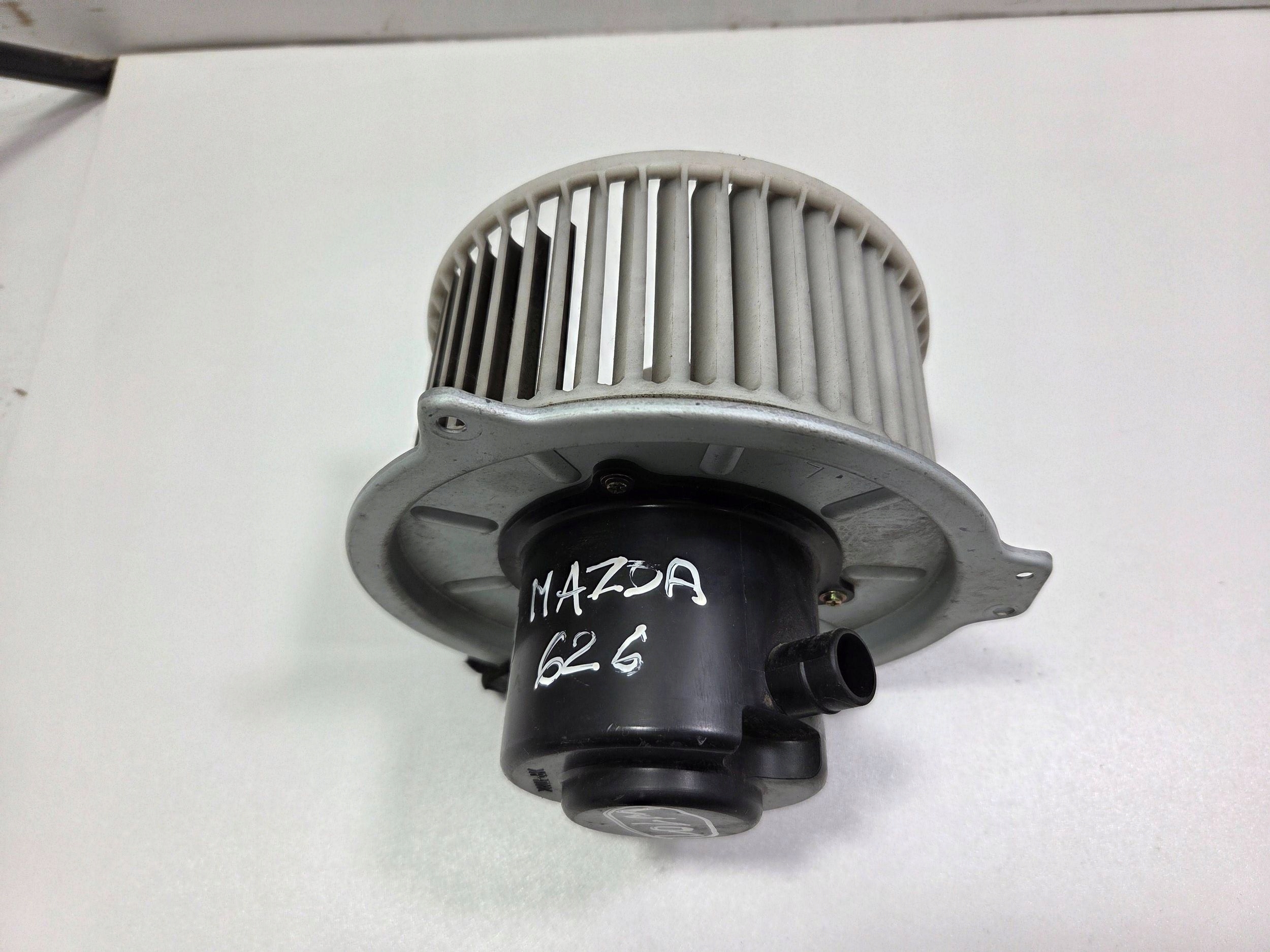 Mazda 626 / Premacy Dmuchawa Lüfter des lüfters HB111GE4T (W101)