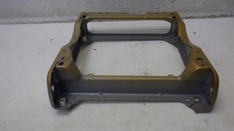 диффузор кресло правый передний renault SCENIC IV 1384527100
