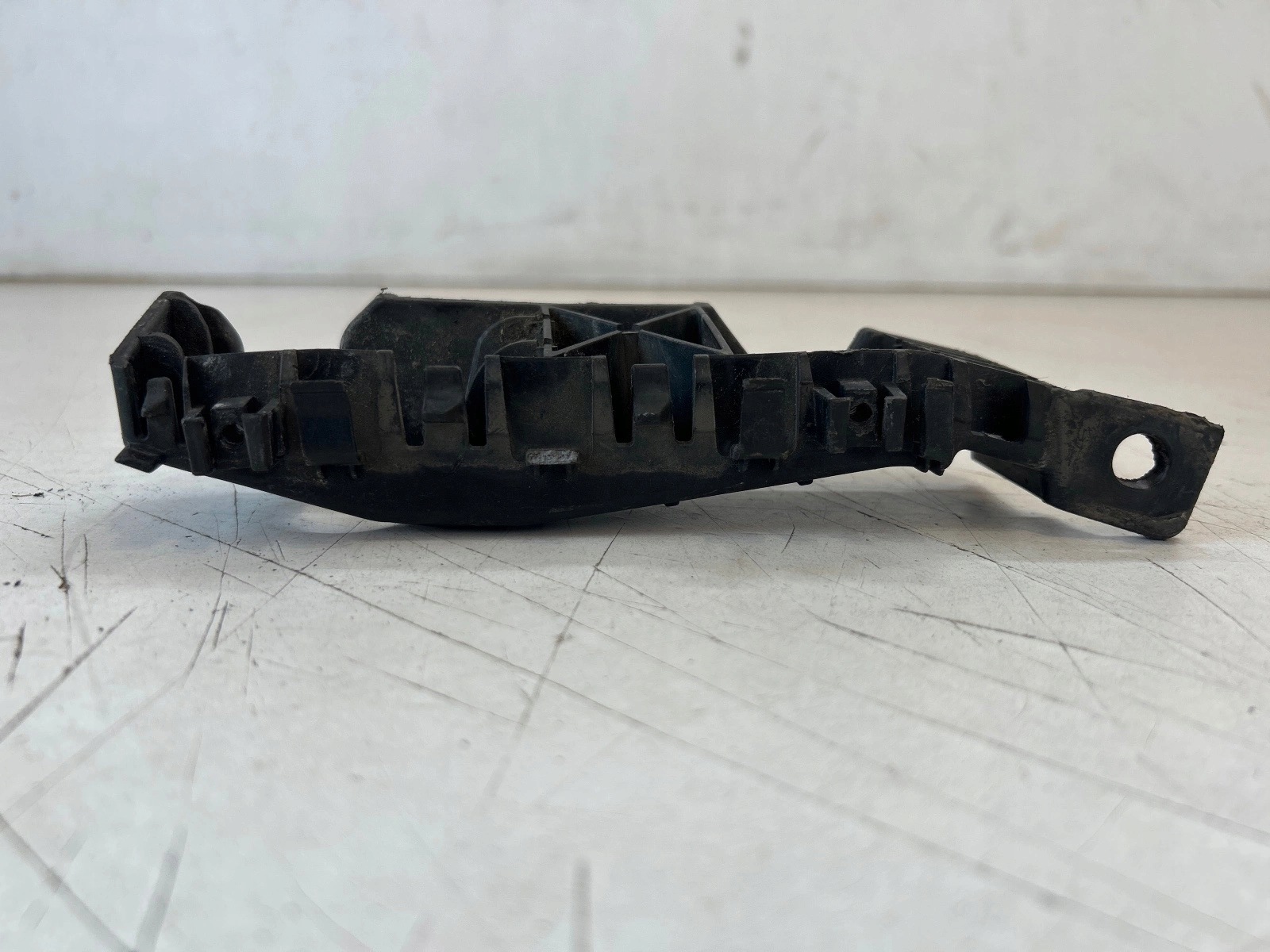 bumper bracket front right Hyundai Ioniq IV Lift 2022r