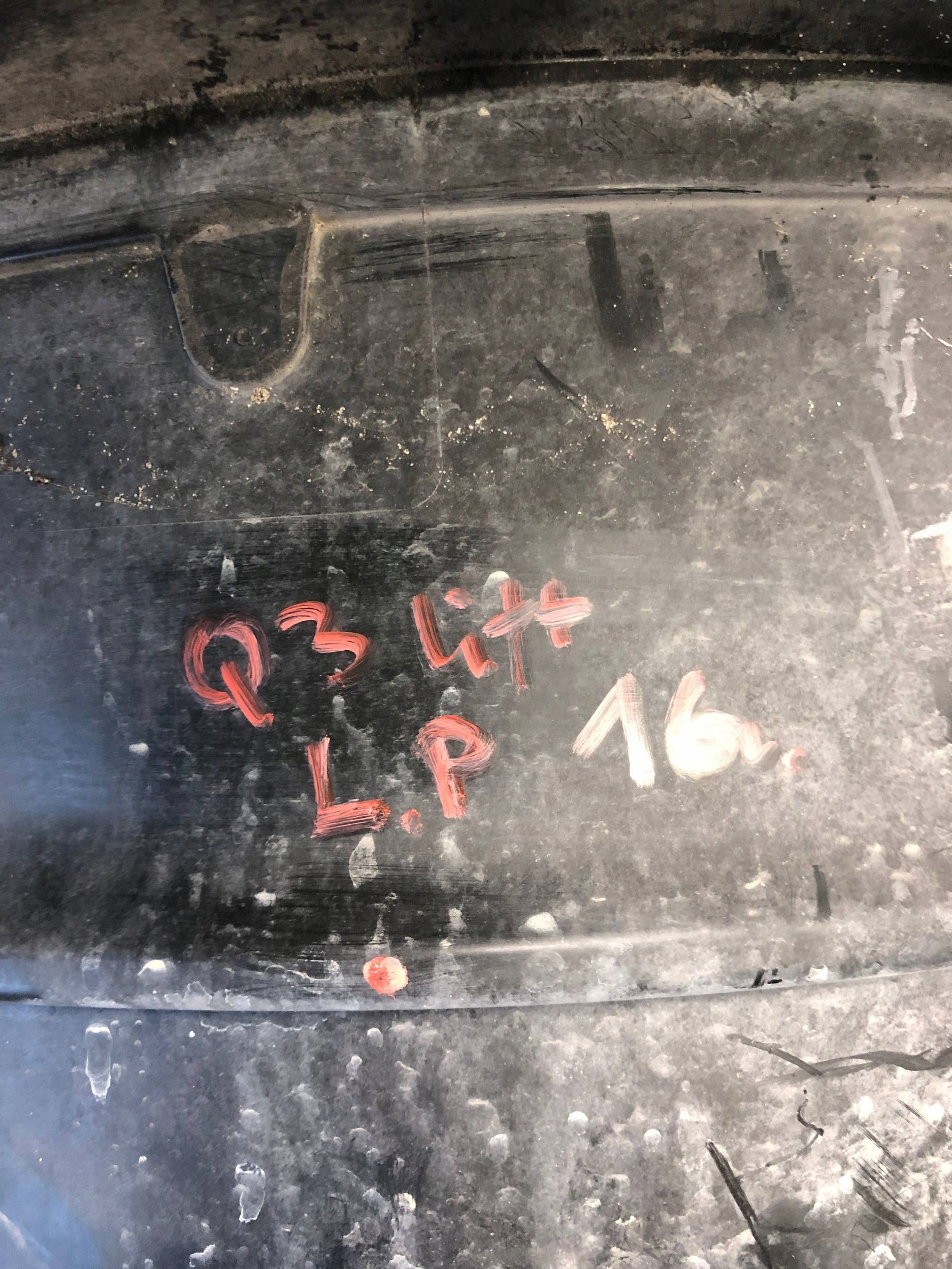 NOSEK NADKOLA left front AUDI Q3 8U LIFT 8U0853887E