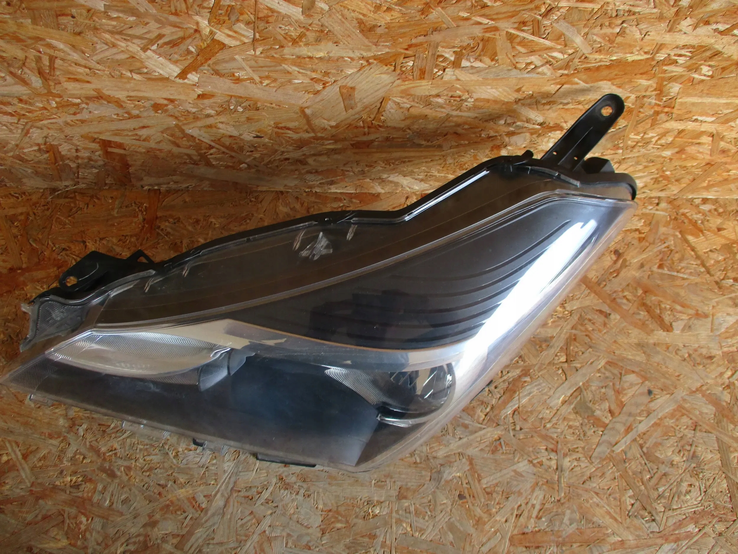 light front front left TOYOTA YARIS III 14-17