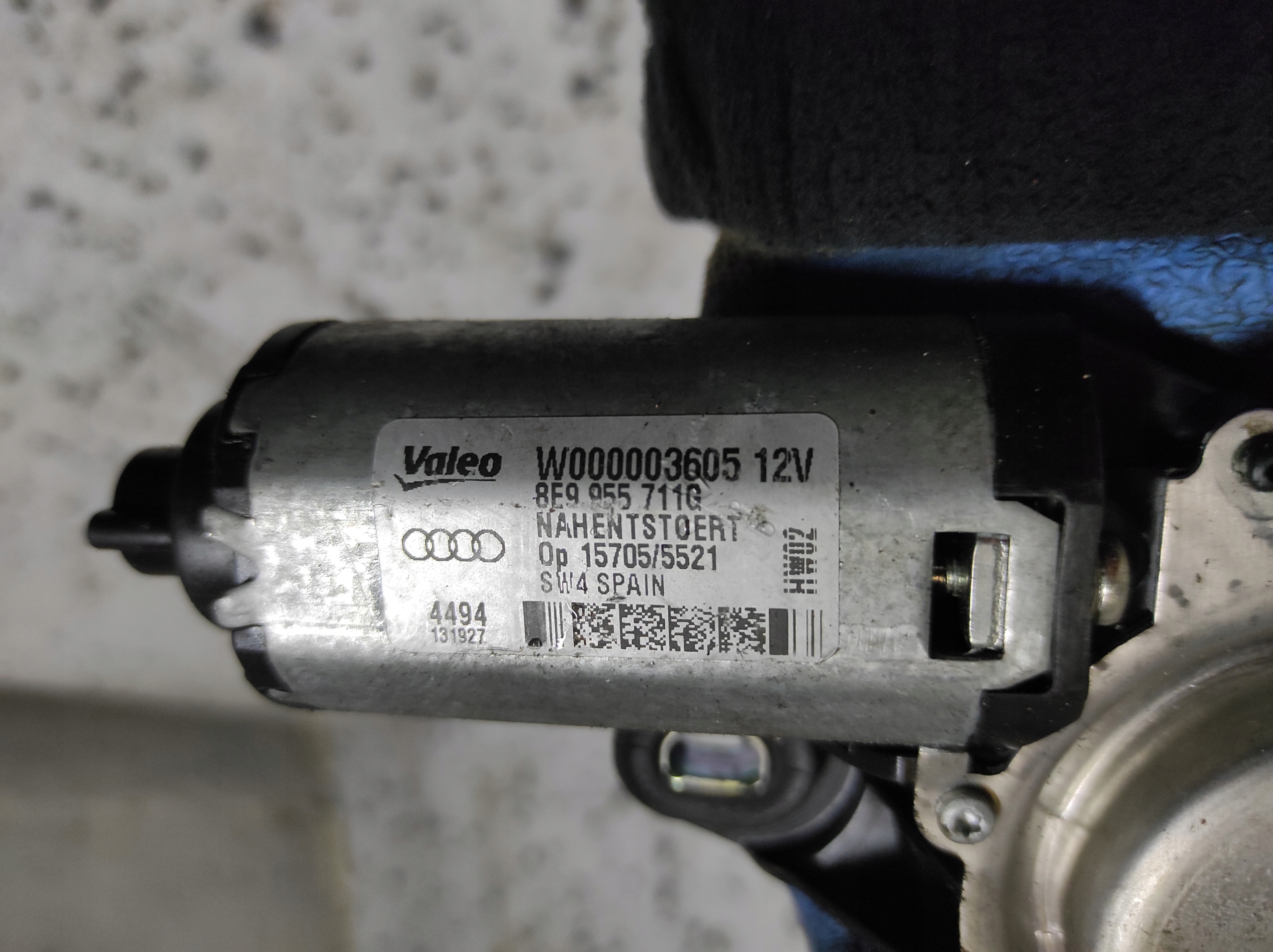 motor ablaktörlők far AUDI 8E9955711G