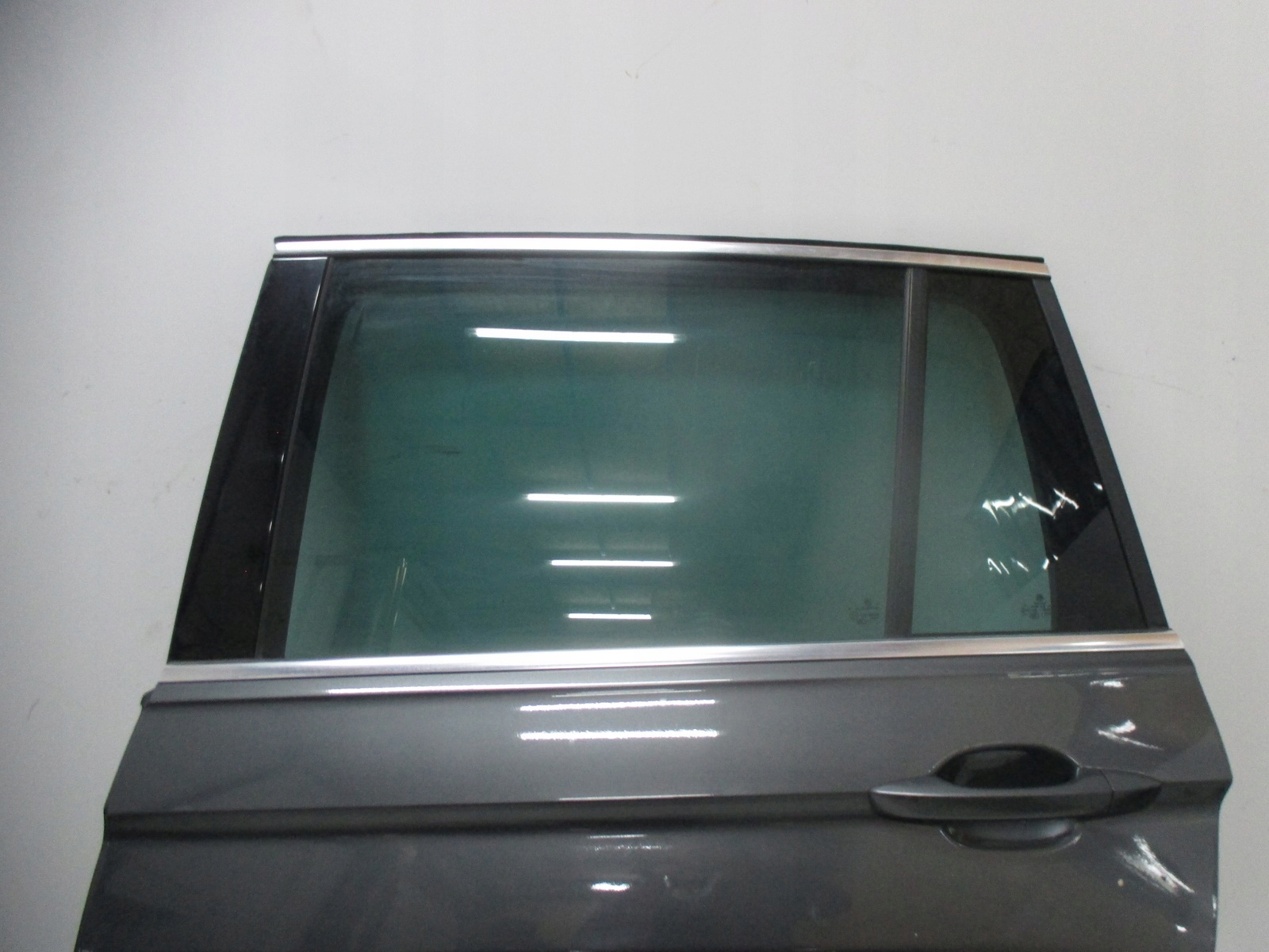 door VW TIGUAN 5NA 17R left rear.