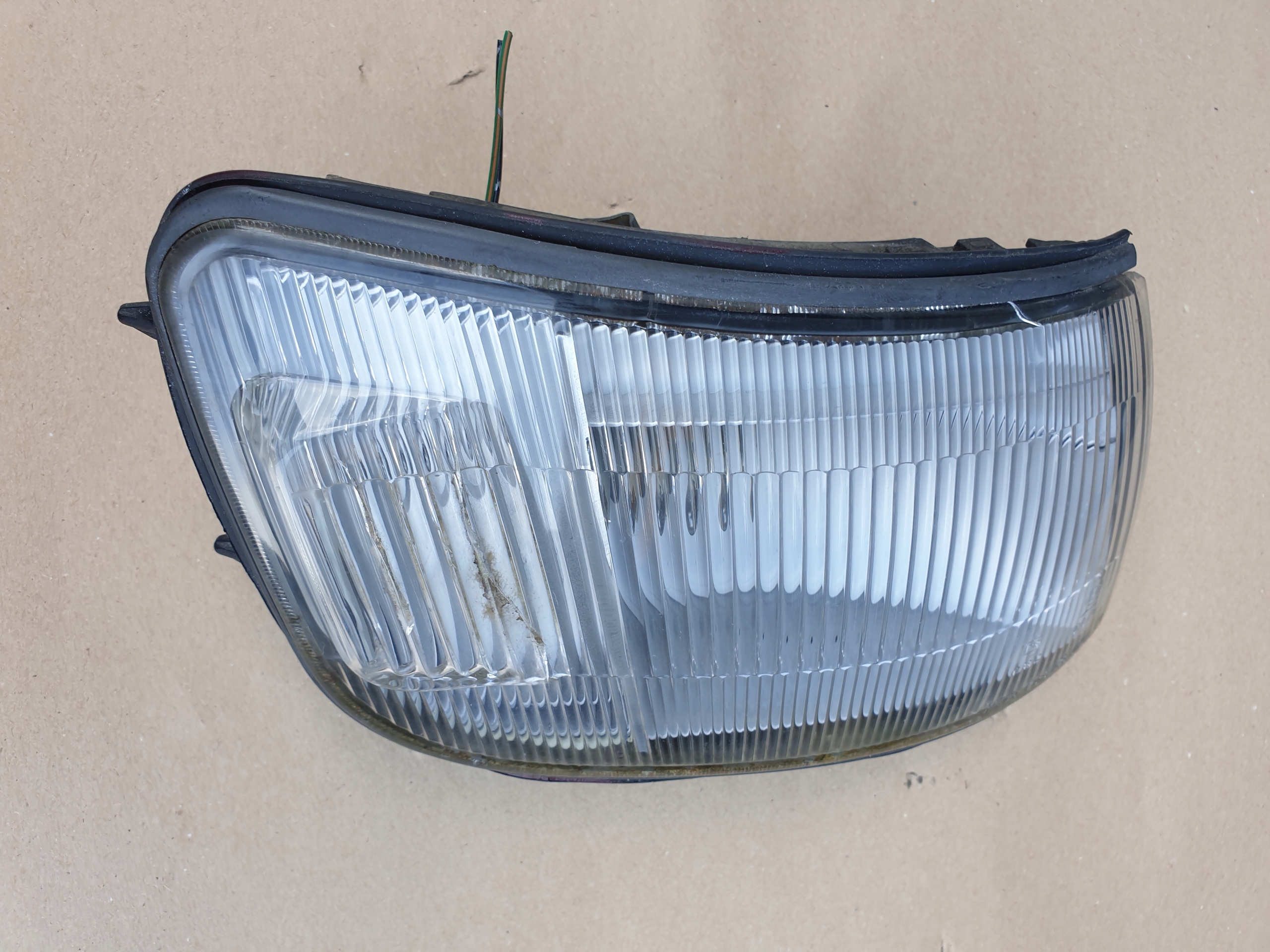 light POZYCYJNA front MITSUBISHI SPACE WAGON II OE