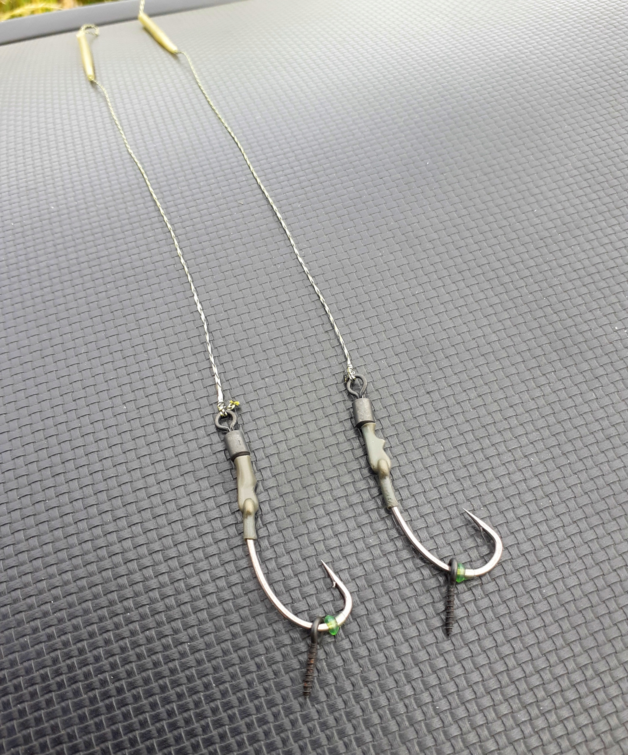 

Przypon Karpiowy Ronnie Rig Hand Made ROZ.8 35LBS