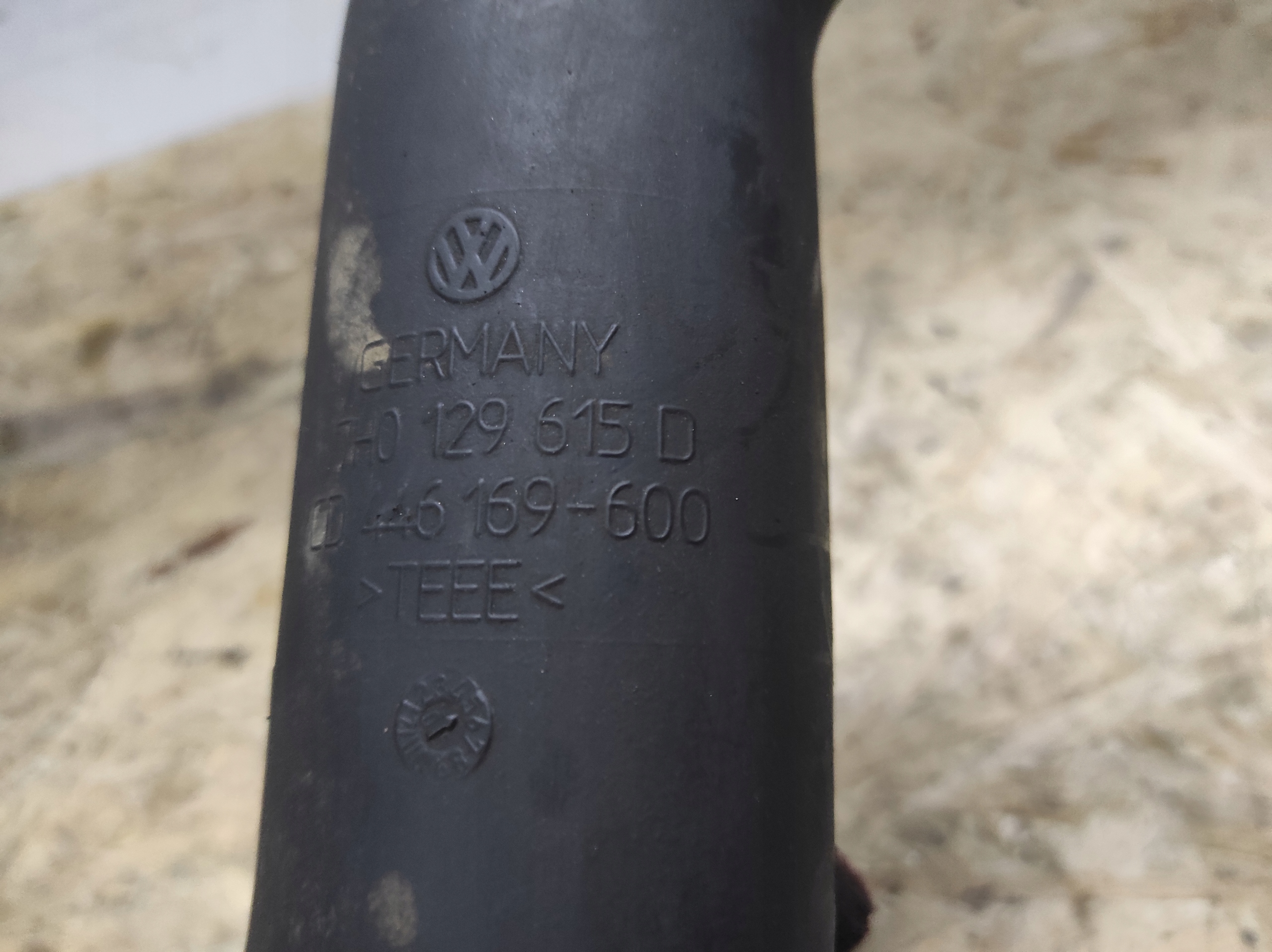 pipe air VW T-5 7E0 129 615 D