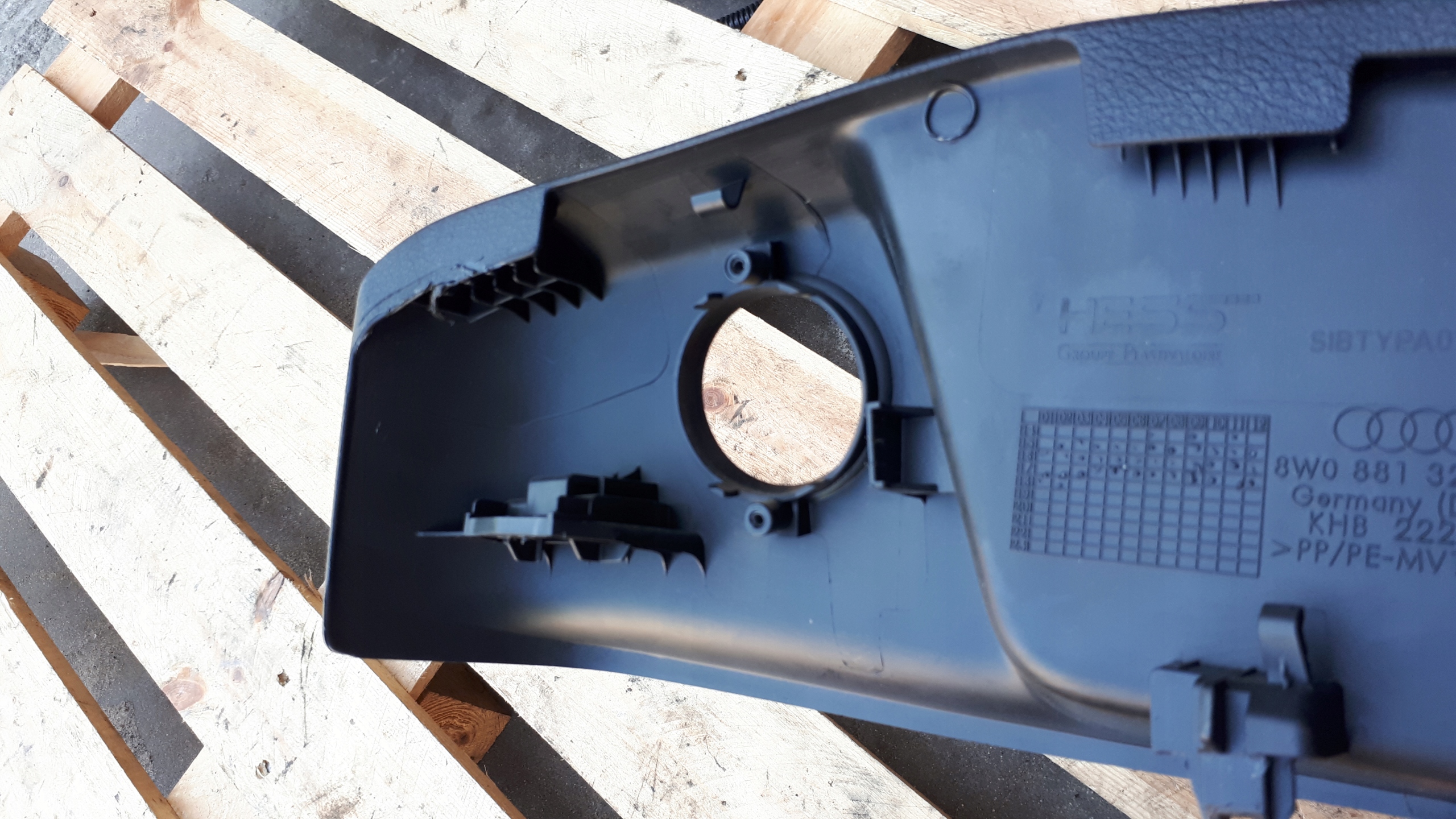 A4 B9 8W BLENDE ABDECKUNG PANEL SITZ RECHTS VORNE A5 8W