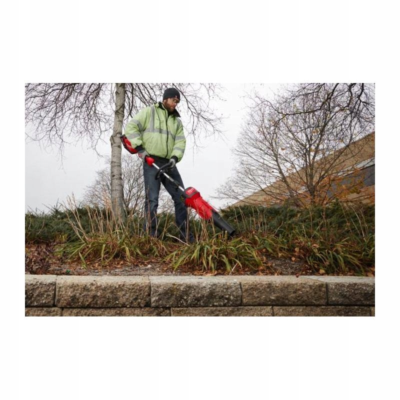 Akumulátorový fúkač Milwaukee 2,1 kg