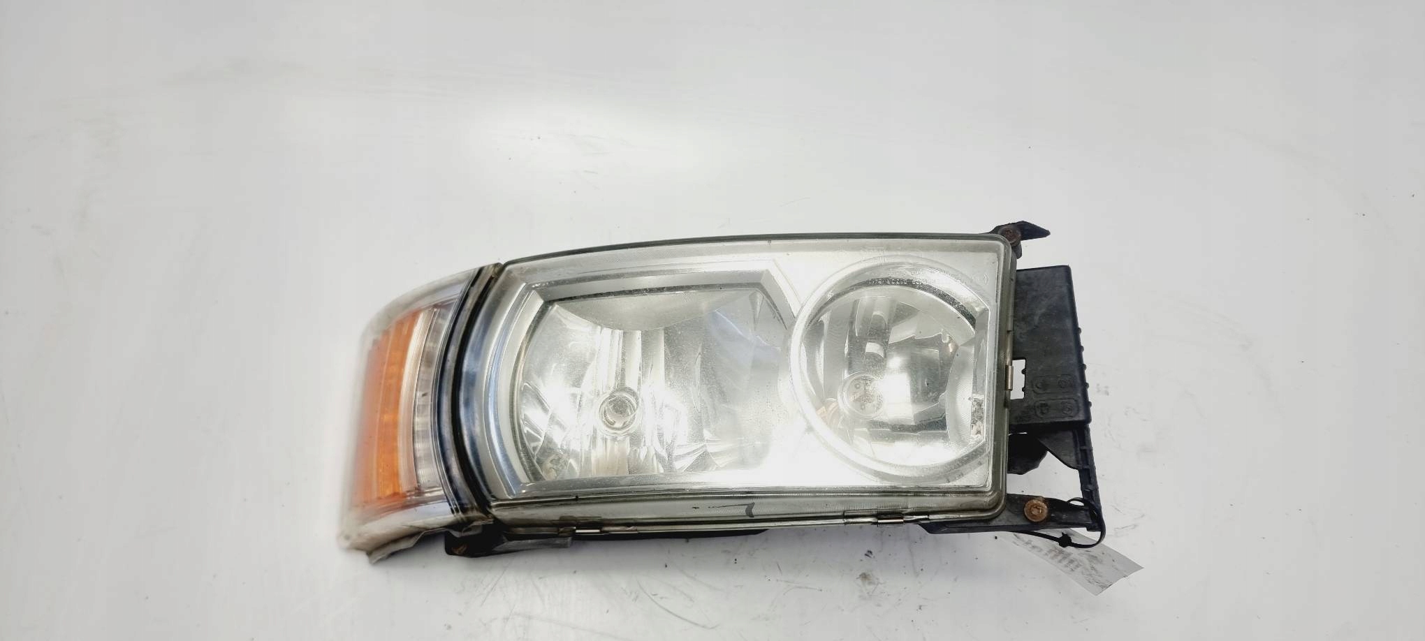 Feux phare Gauche Avant SCANIA R410
