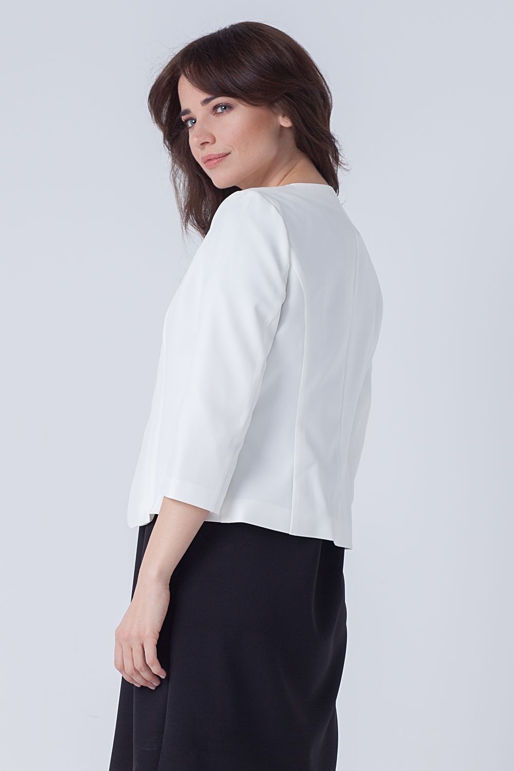 NIEZAPINANY ELEGANCKI ŻAKIET BOLERKO ECRU 36 Kolor biały