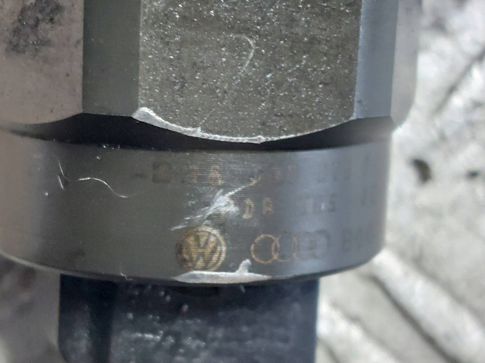 Einspritzdüsen KOMPLET VOLKSWAGEN PASSAT B5 1.9 TDI 038130073F