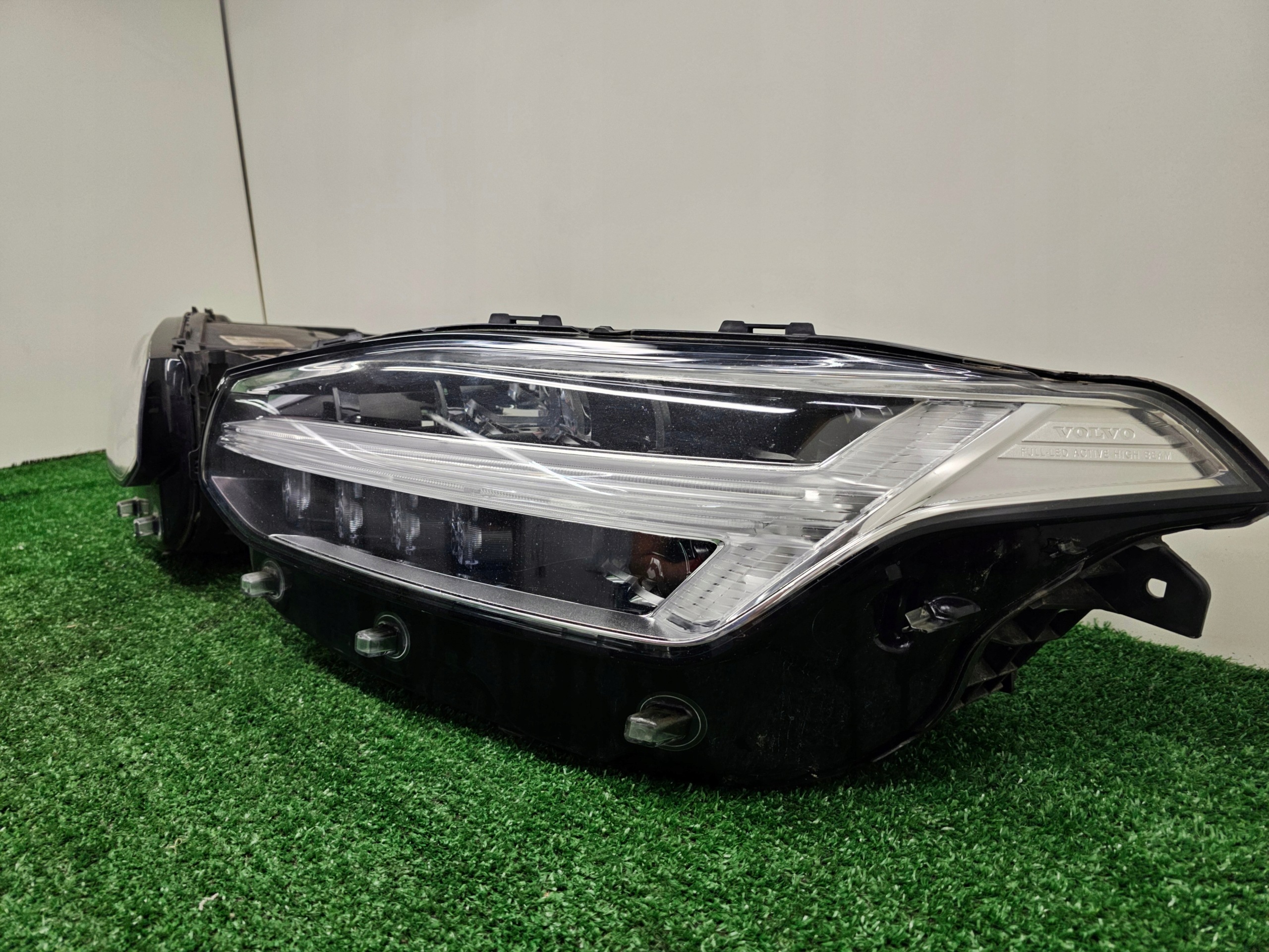 light left front VOLVO XC90 II 2019 EU FULL LED 31656987 complete