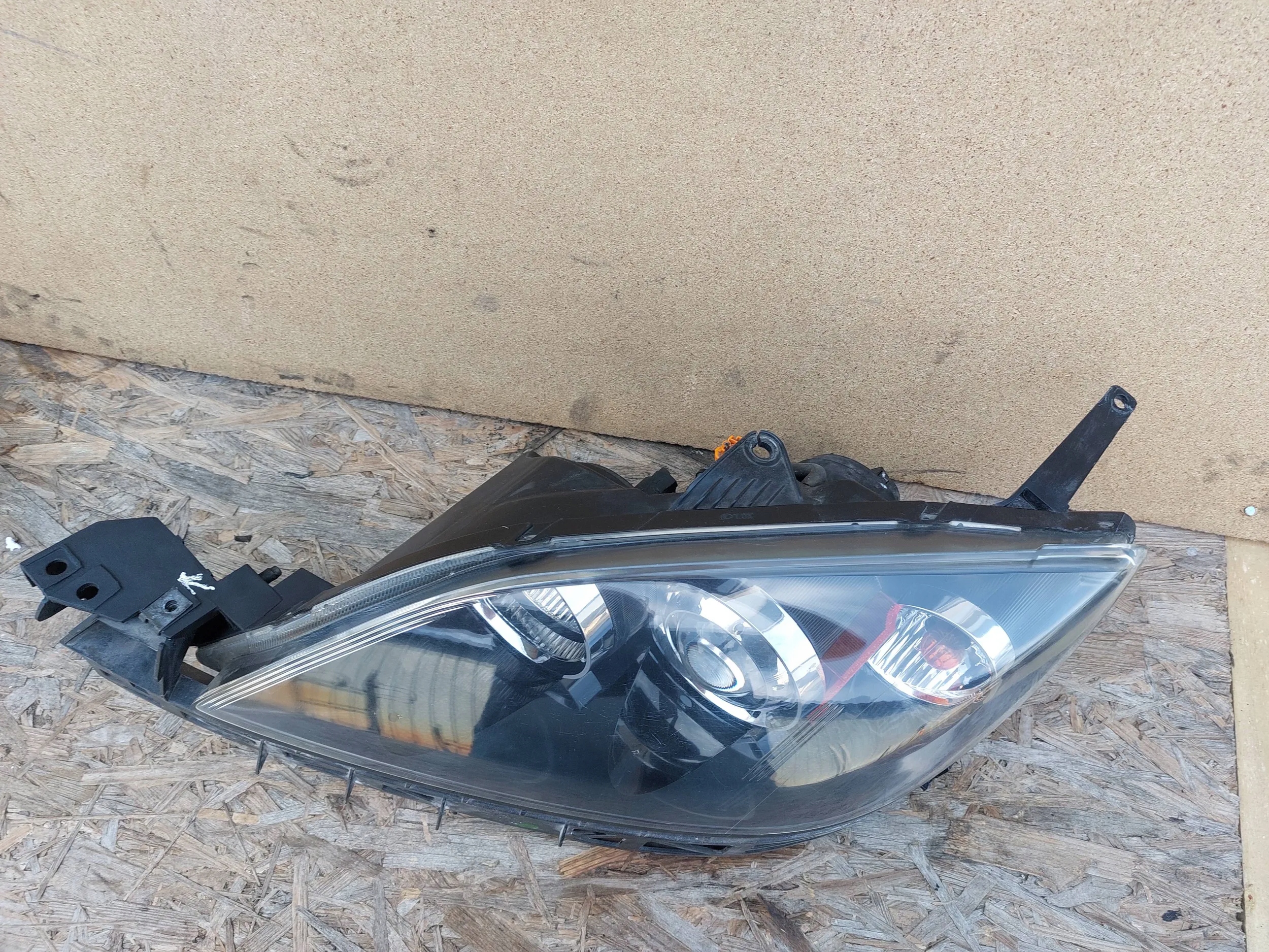 light front left Mazda 3 03-09 HB