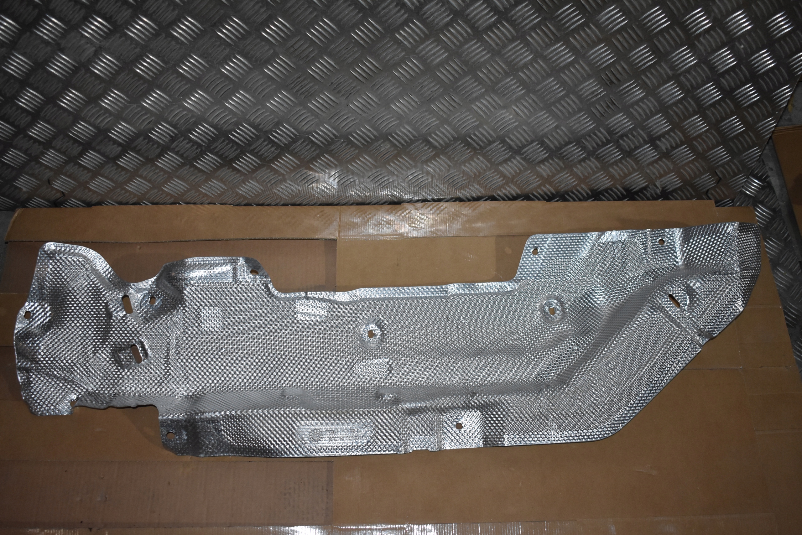 IDEALNA Blende Abdeckung TERMICZNA MERCEDES W214 1