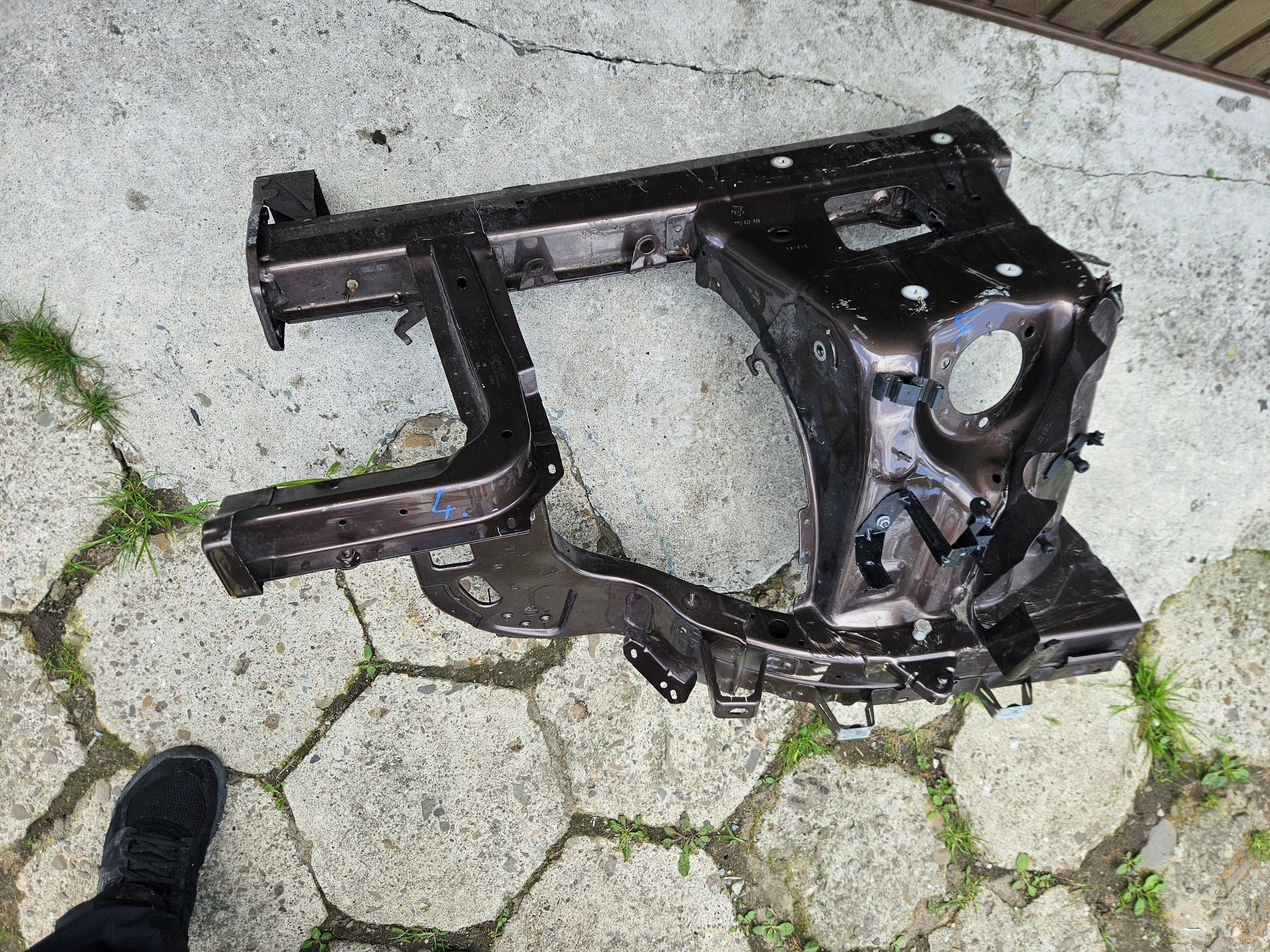 VW Touareg II 2 7P 10- 7p6805071 left side quarter front quarter