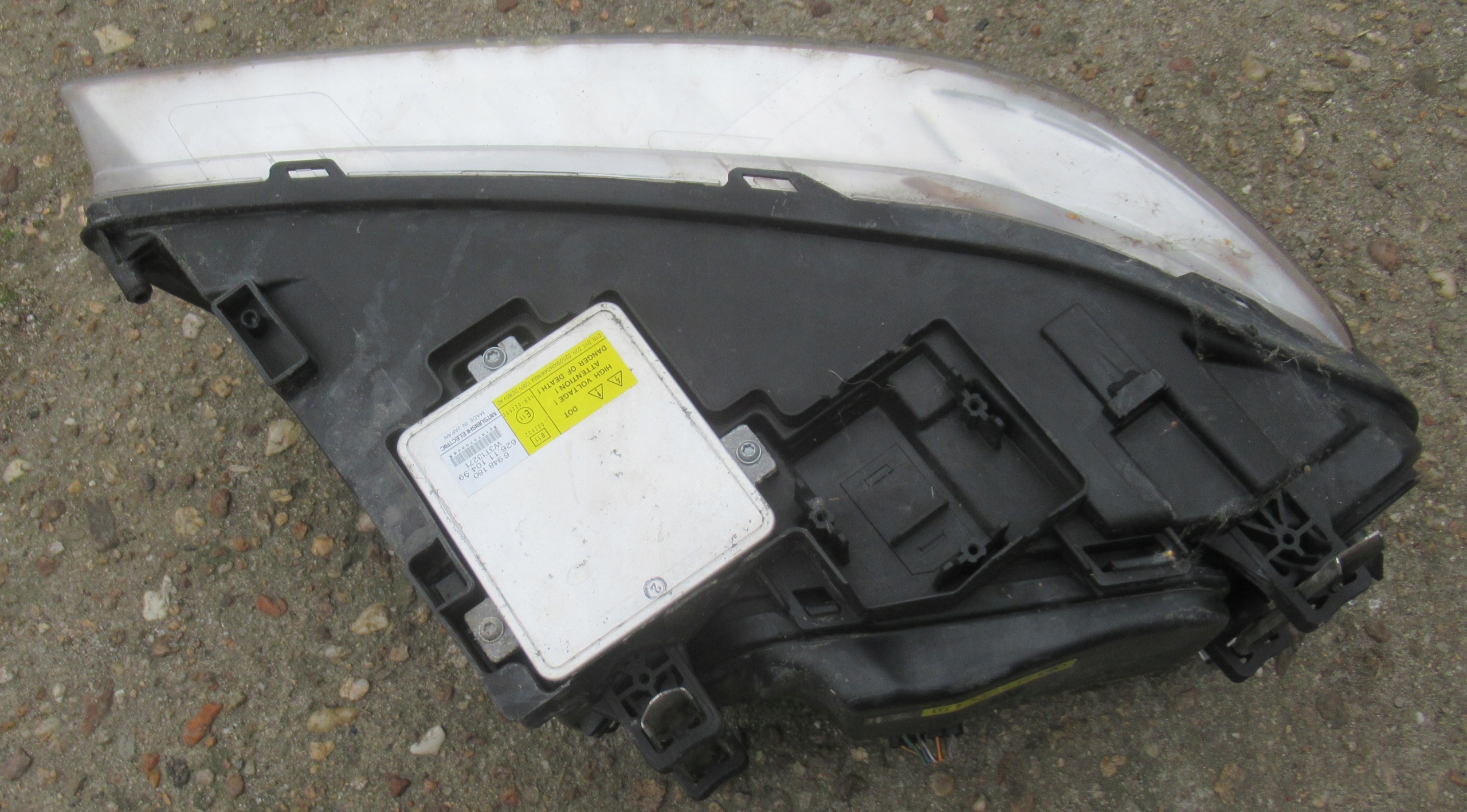 VOLVO V70 2.0 D 09R light left front XENON 31214347 EUROPA