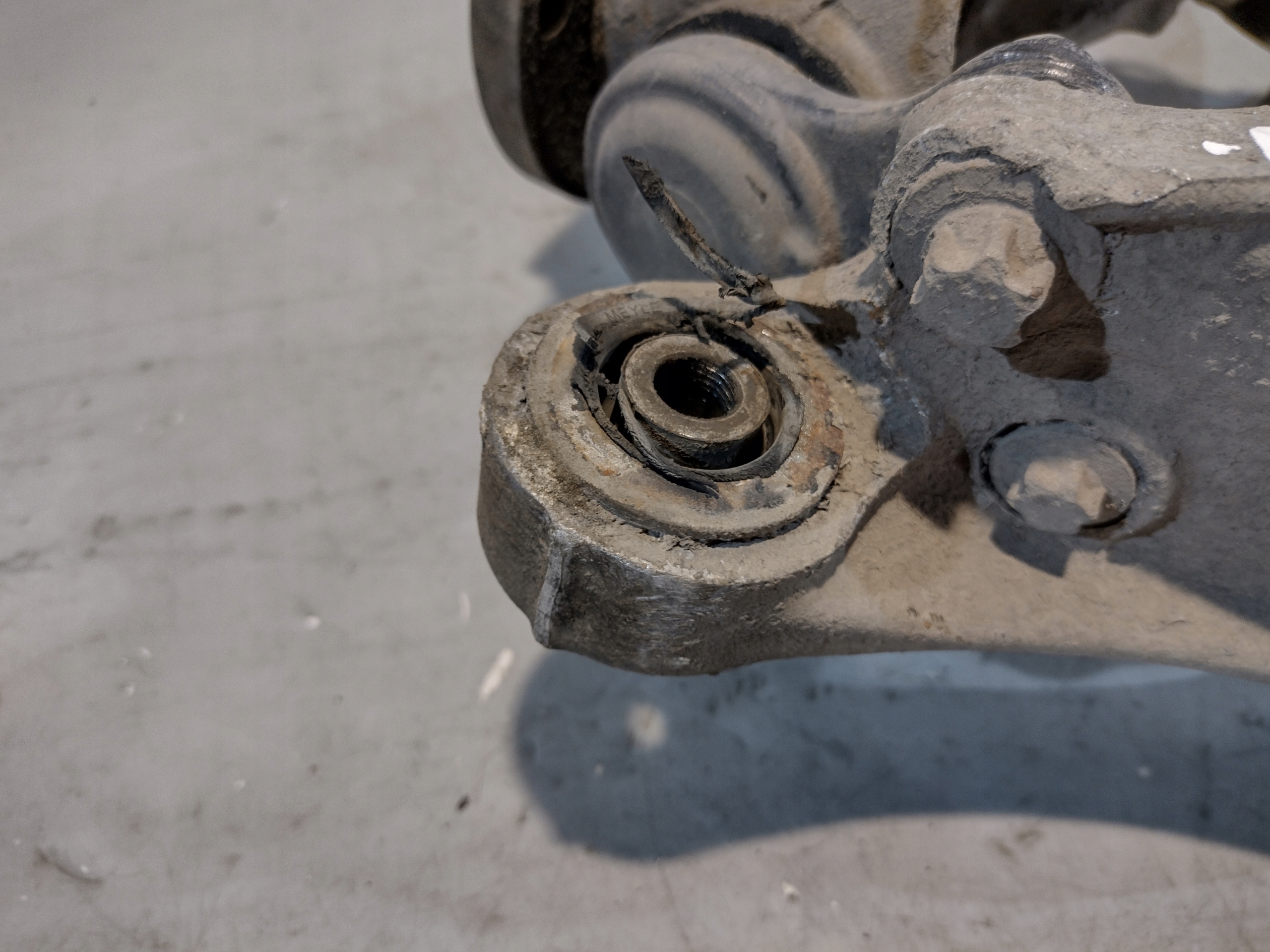 swing arm left front Peugeot 407 1,6HDI