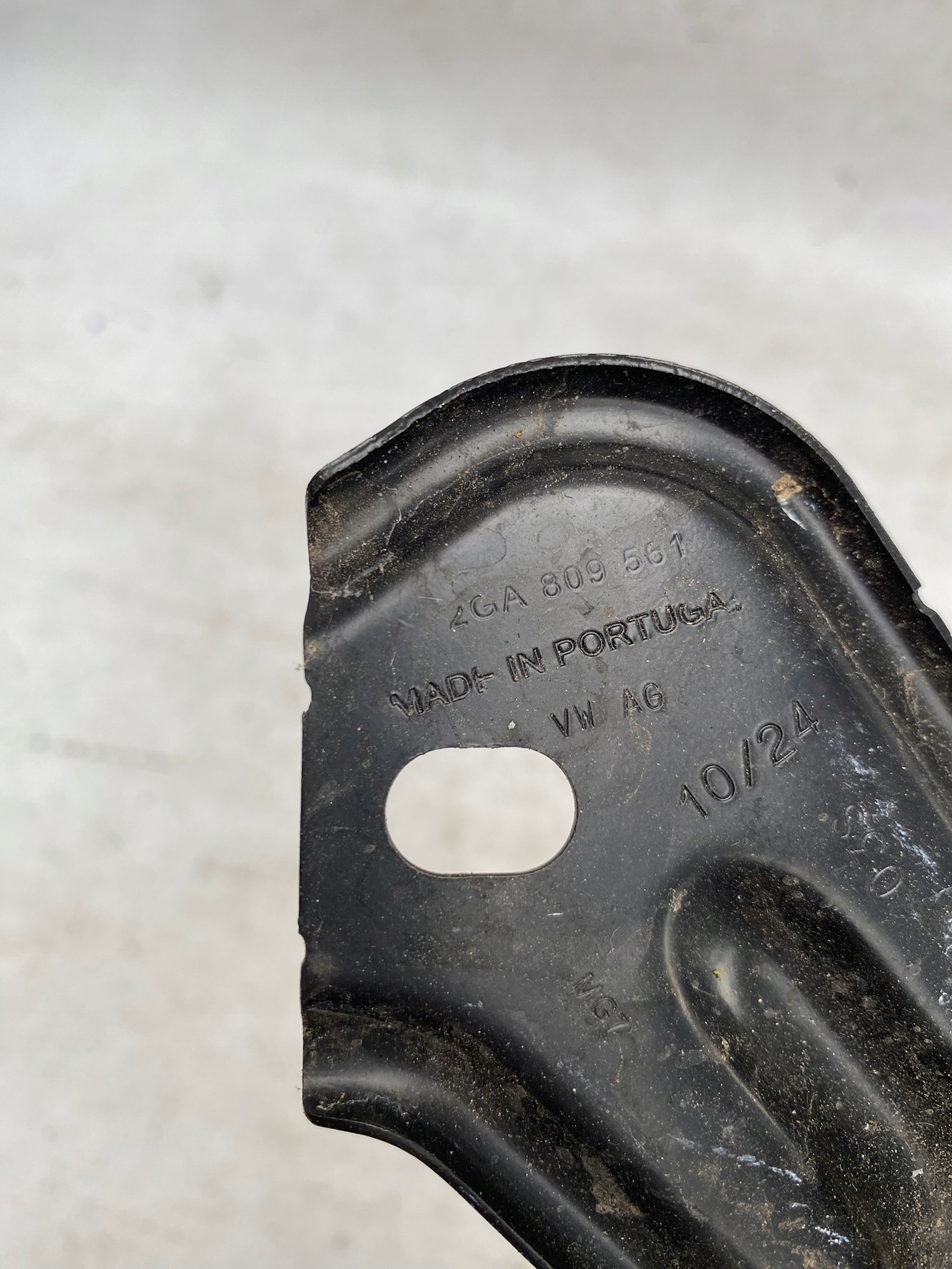 VW T-ROC 17- Support plaque Aile Gauche Avant 2GA809561