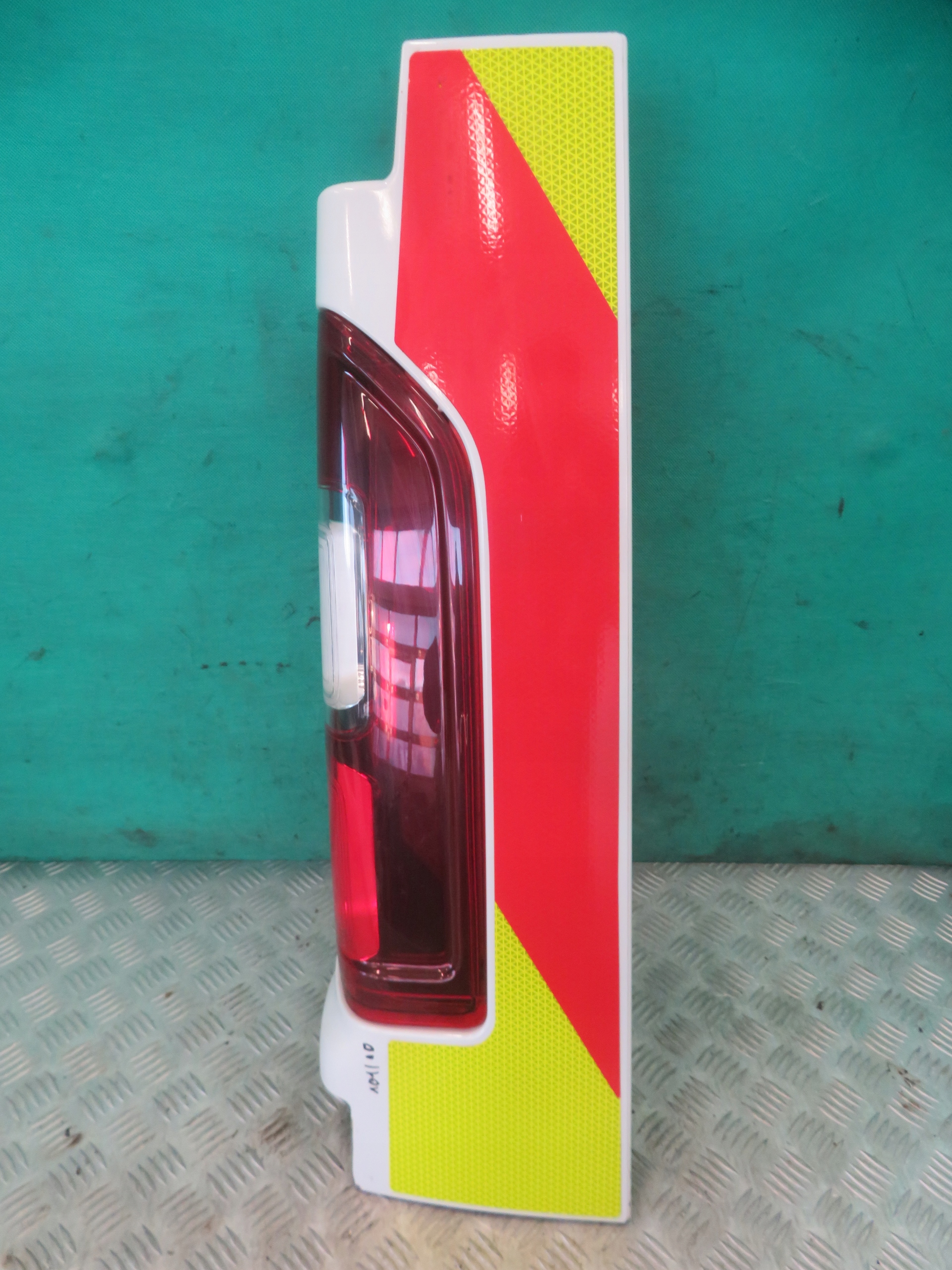 light right rear part OPEL VIVARO RENAULT TRAFIC 23R 93450971
