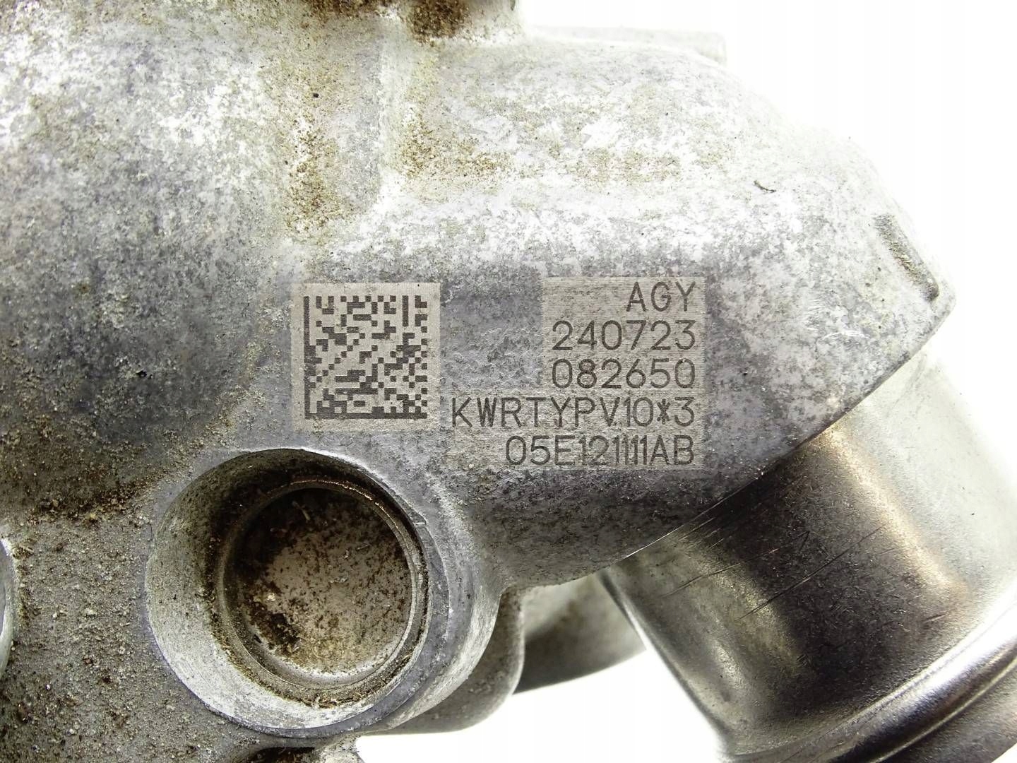 water pump VW POLO VI 05E121042F