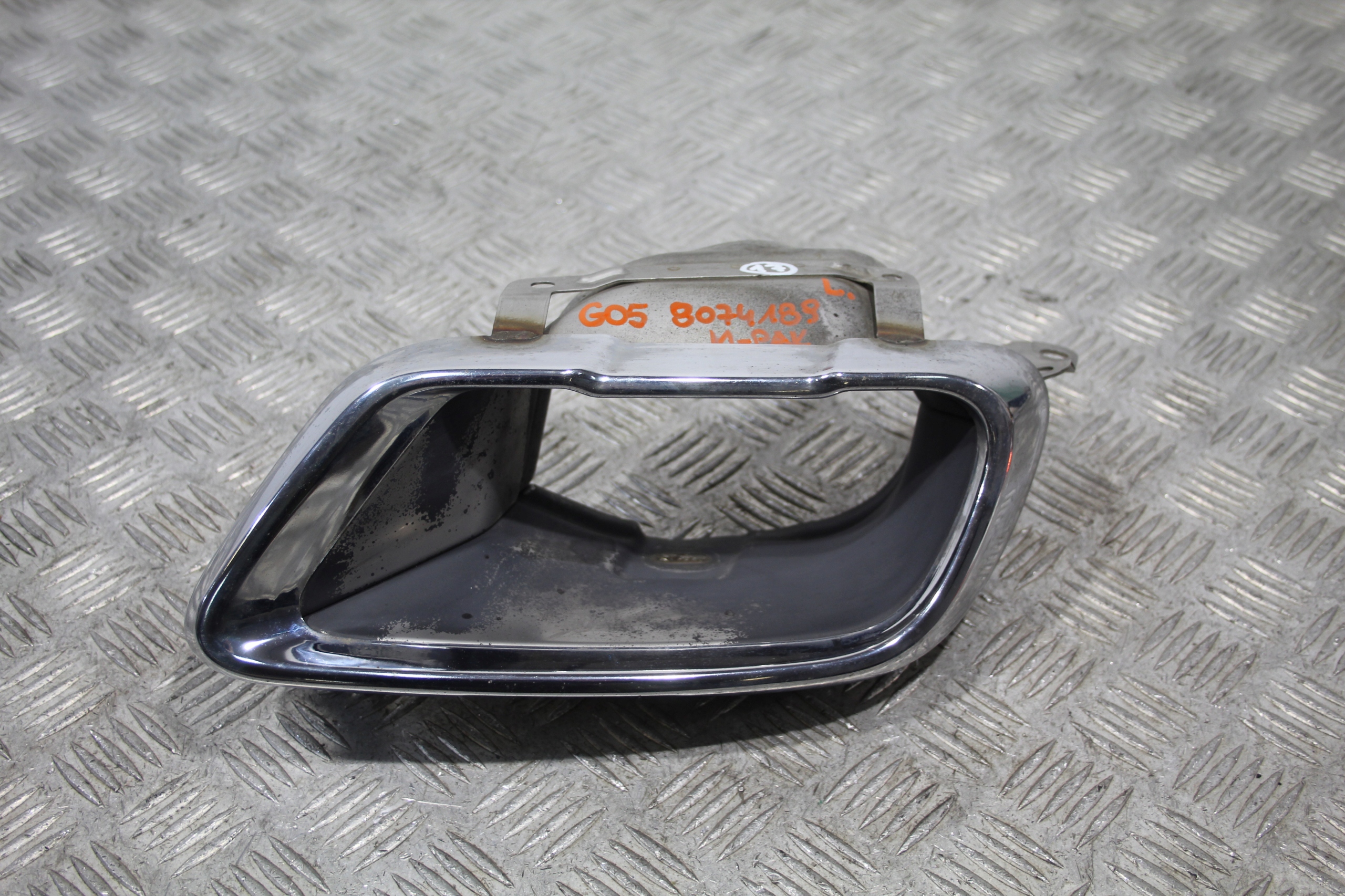 TERMINALE dello scarico sinistra BMW X5 G05 8074189
