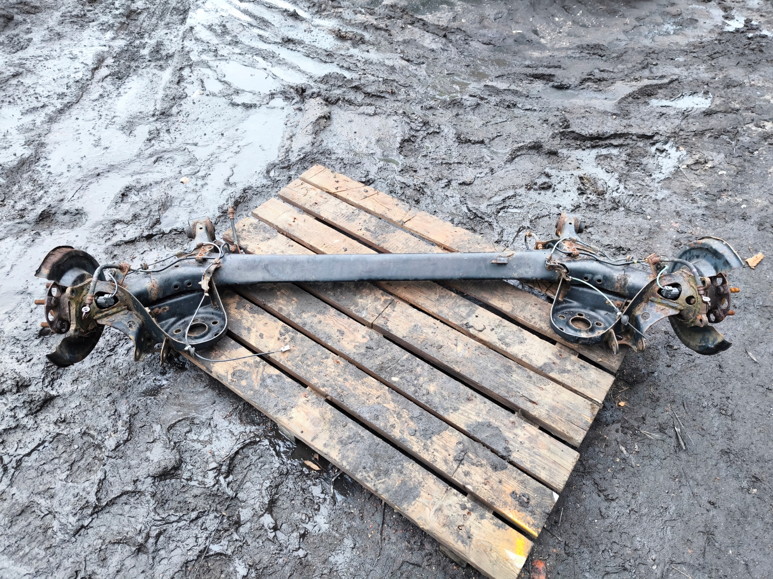 TOYOTA PRIUS III 09-15 BELKA ZAWIESZENIA TYŁ KOMPLETNA