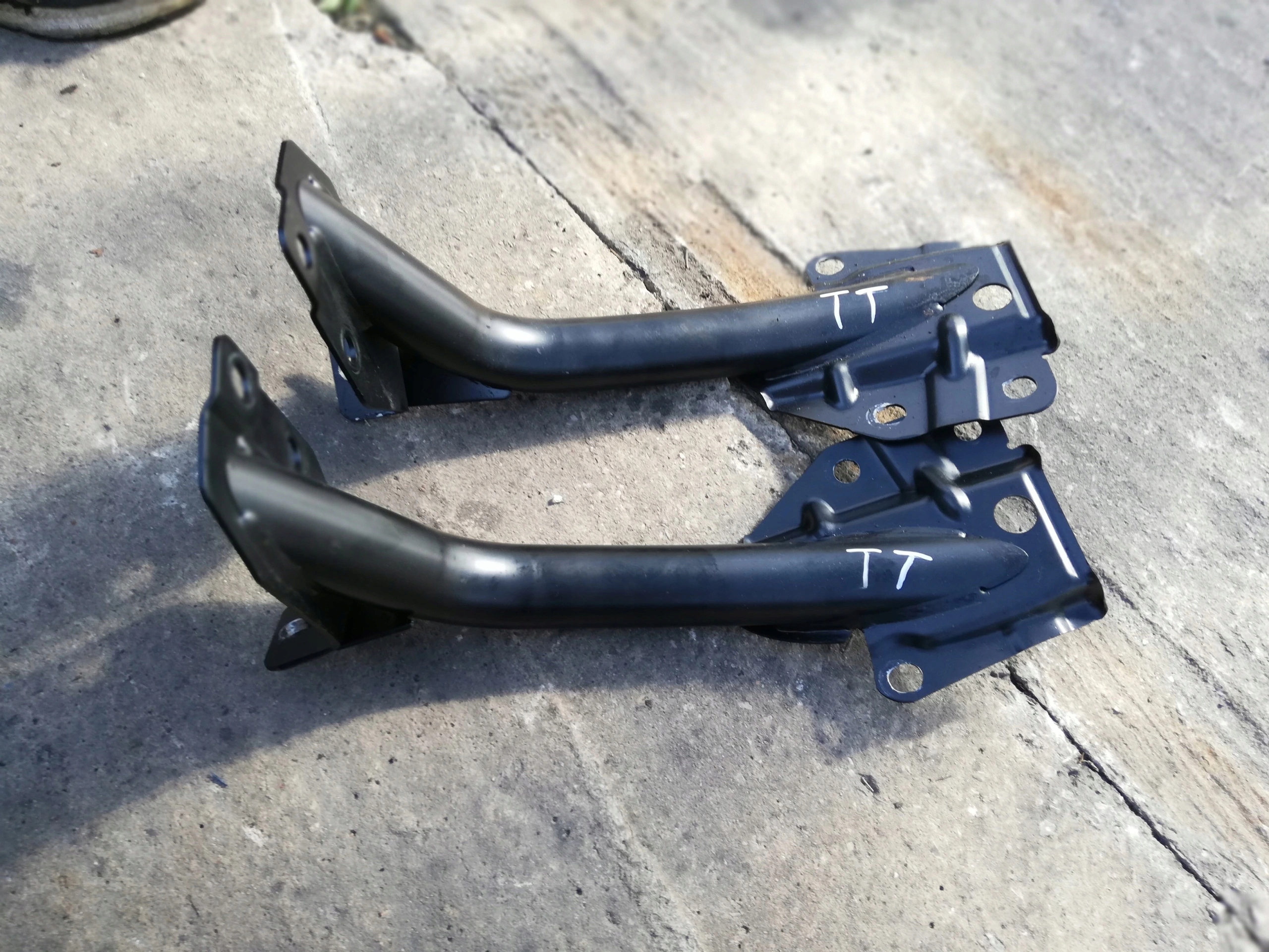 AUDI TT Versteifung SLUPKA links oder rechts 8N888026