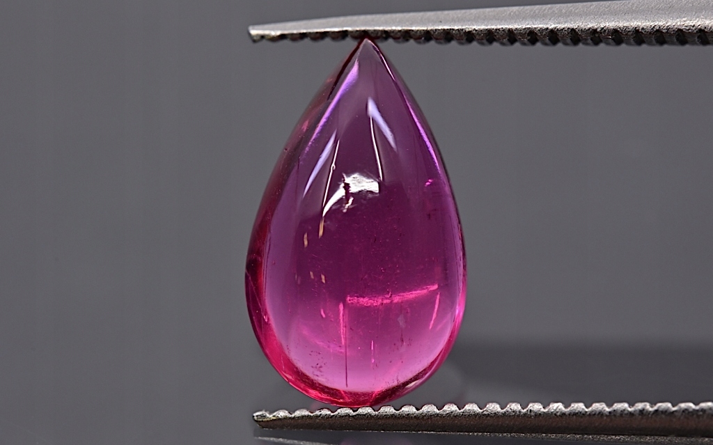 Turmalín kabošon slza 11,4x6,8 mm