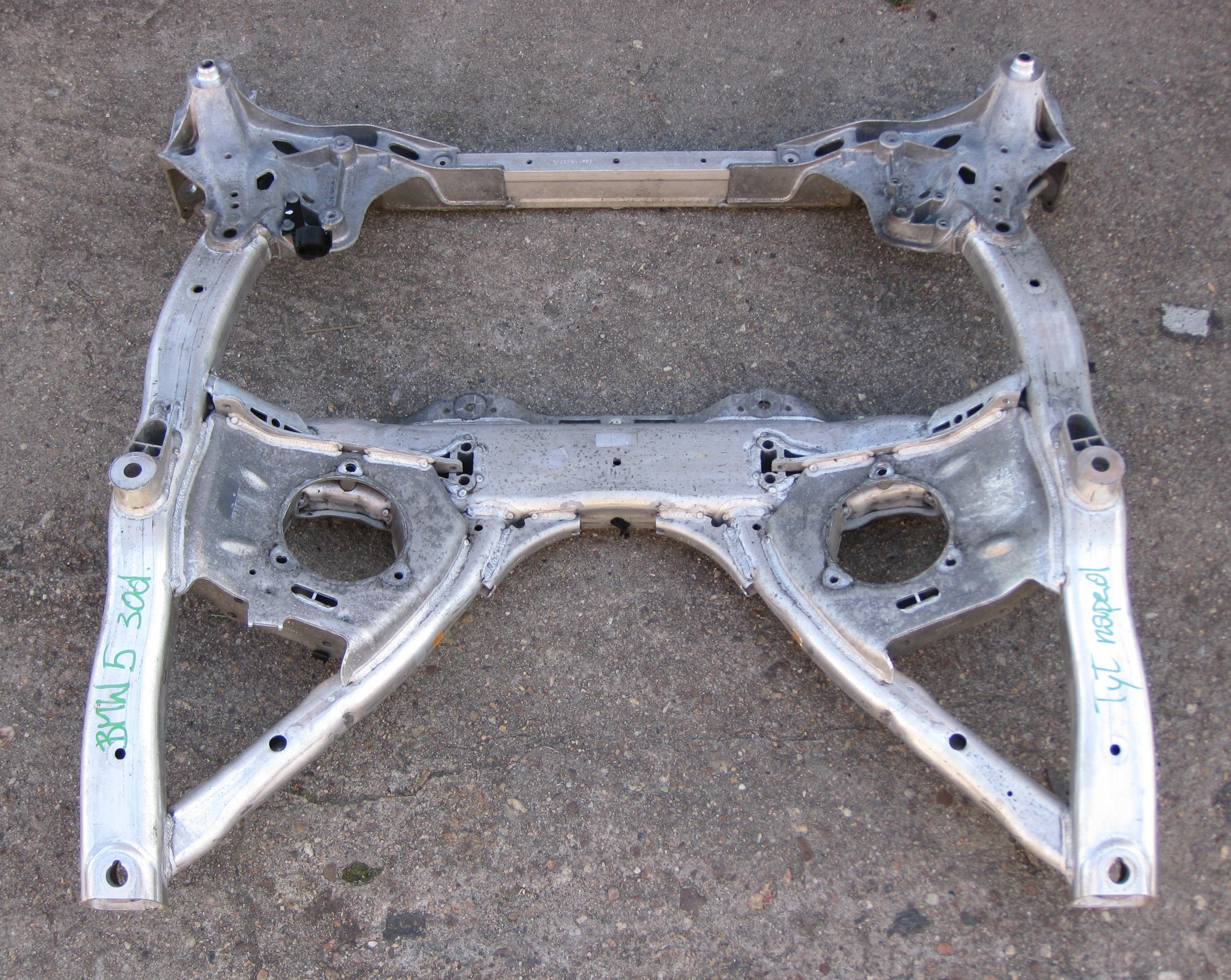 BMW 5 G30 3.0D 19R LAWA subframe axle beam front