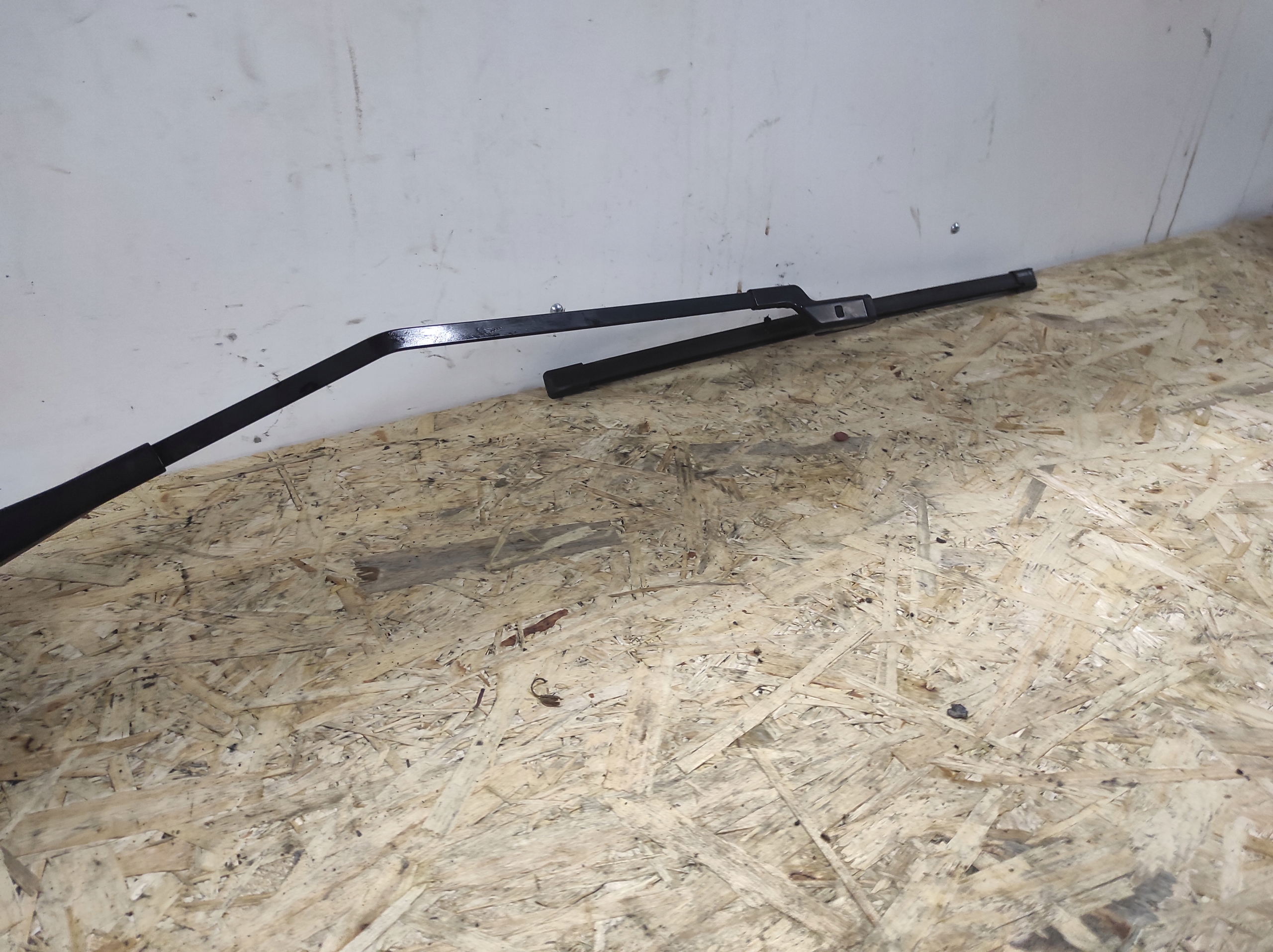 WISCHERARM VIVARO B OPEL 97038203