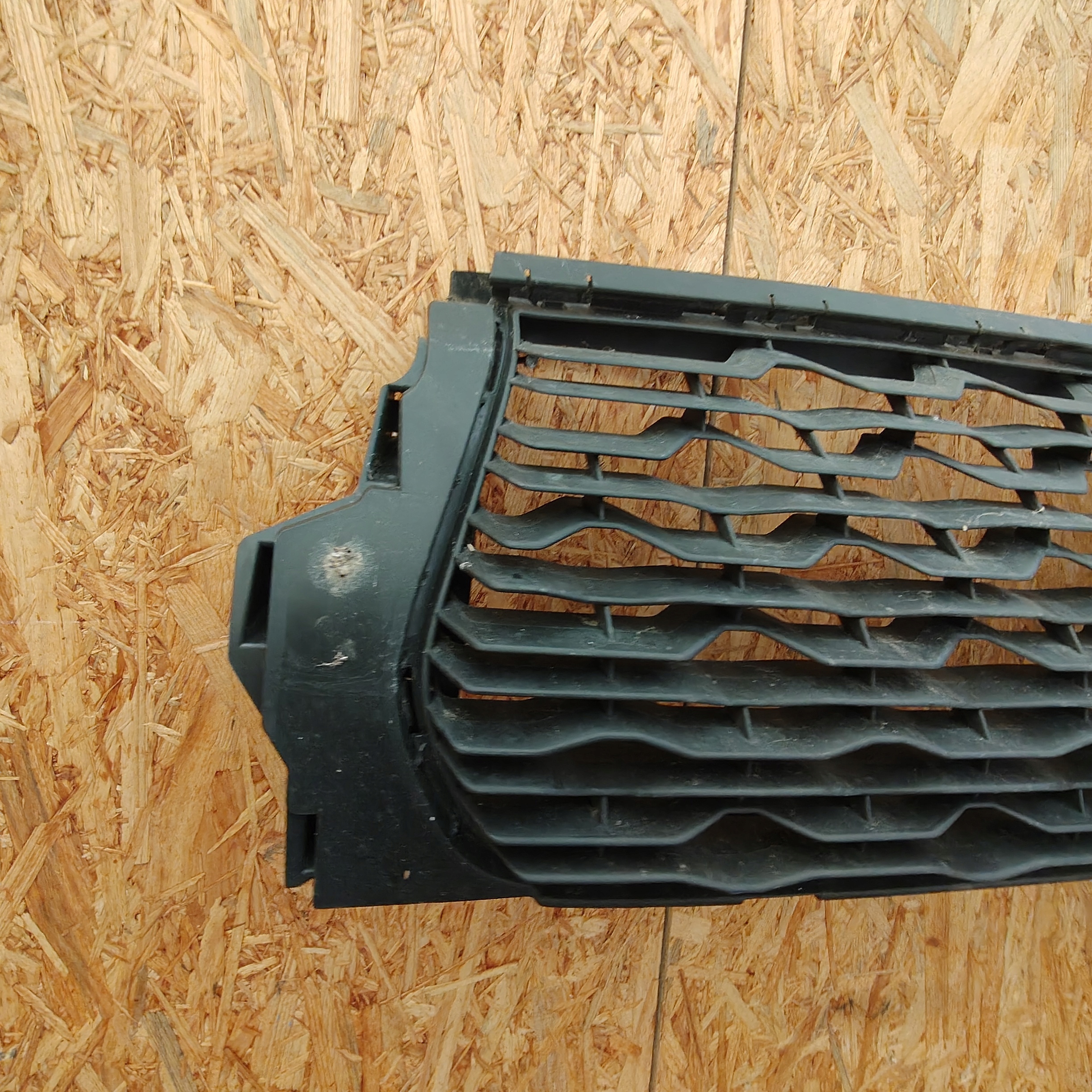 grid of a bumper front DACIA DUSTER II 622545490R