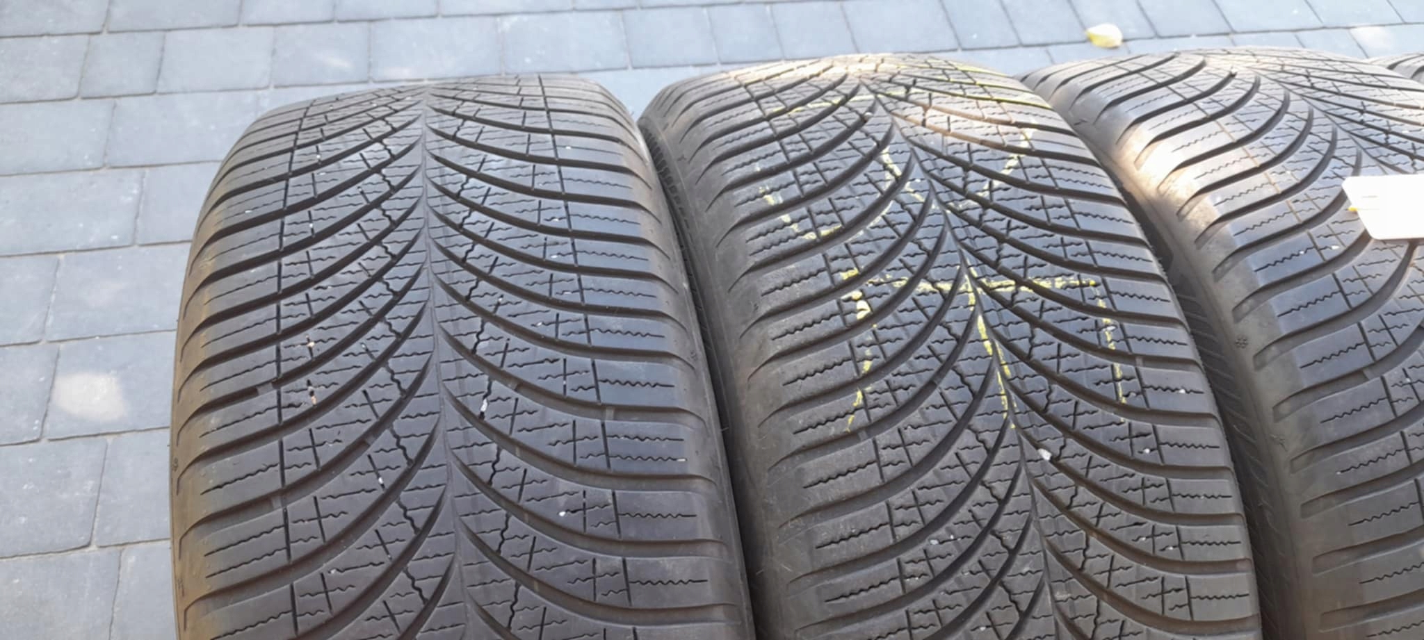 GOODYEAR VECTOR 4SEASONS G3 255/45R19 100W
