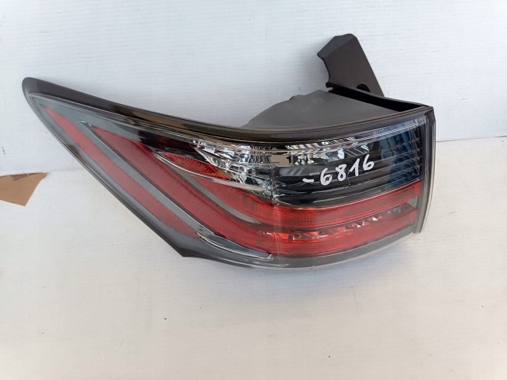 фонарь левый lexus CT CT200h рестайлинг