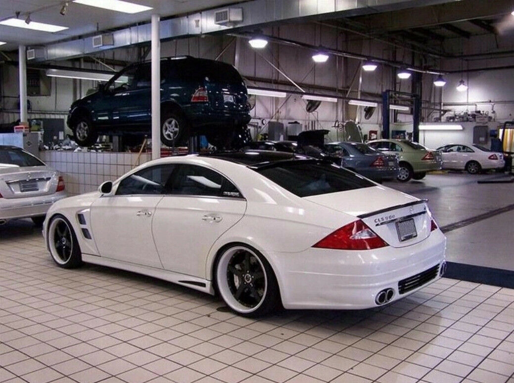 SPOILER KLAPY BAGAŻNIKA AMG CLS W219 SPOILER LOTKA AMG NOWY PODKŁAD