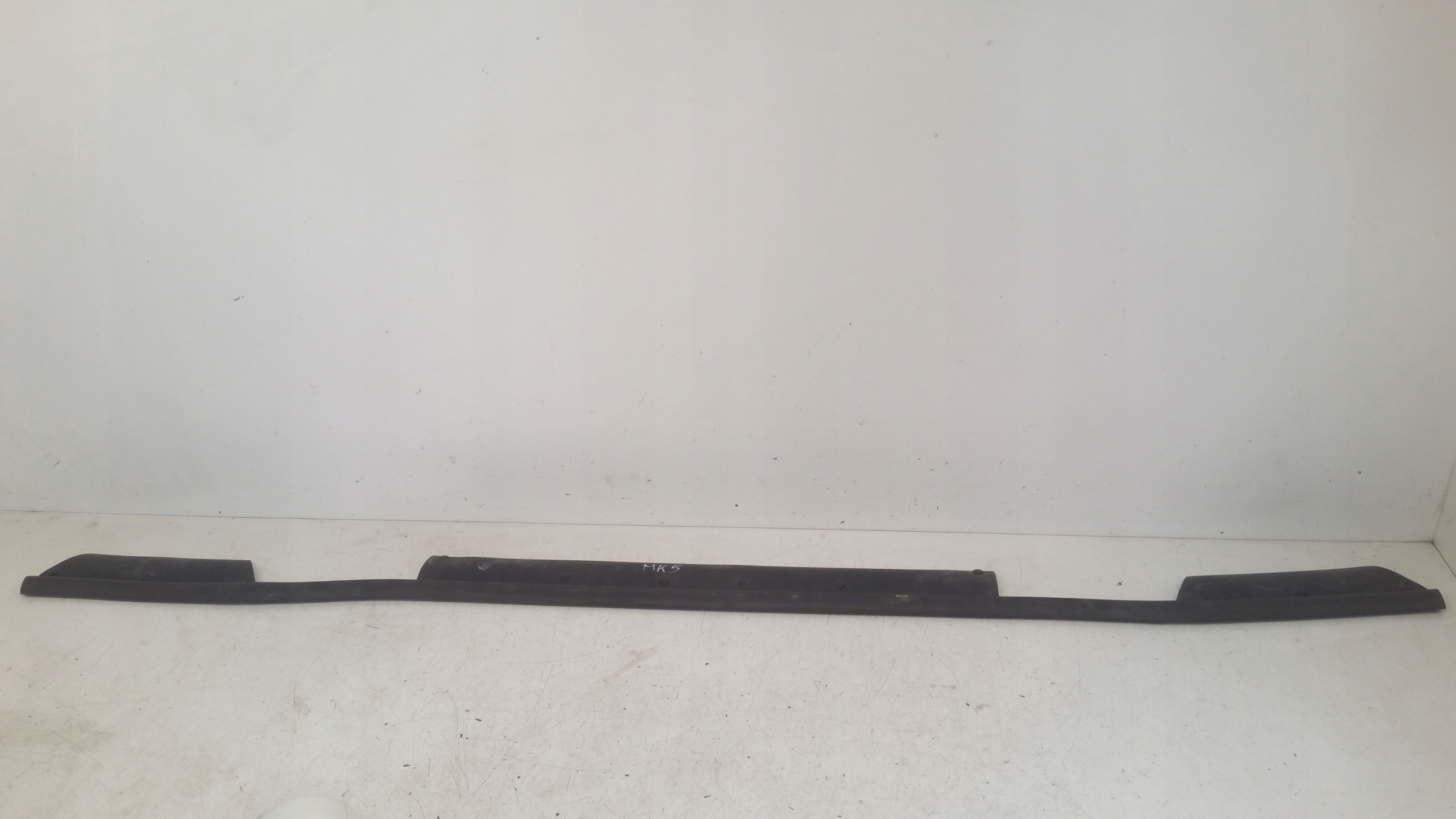 Резина капота Ford Mondeo MK5