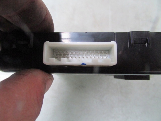 STINGER 19R MODUL STEROWNIK UNIT ASSY MEMORY SEAT Part number 95450 J5500 P SEAT