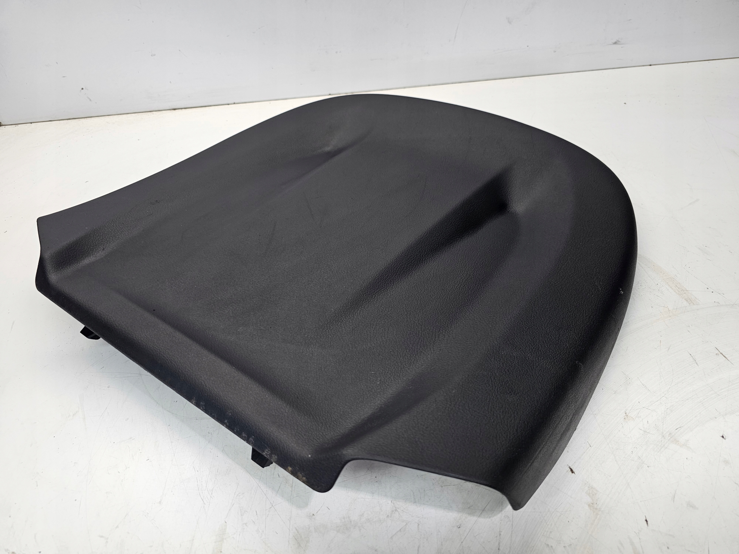 fedél hátso üllés AUDI A3 8V 8V0881969 cierna
