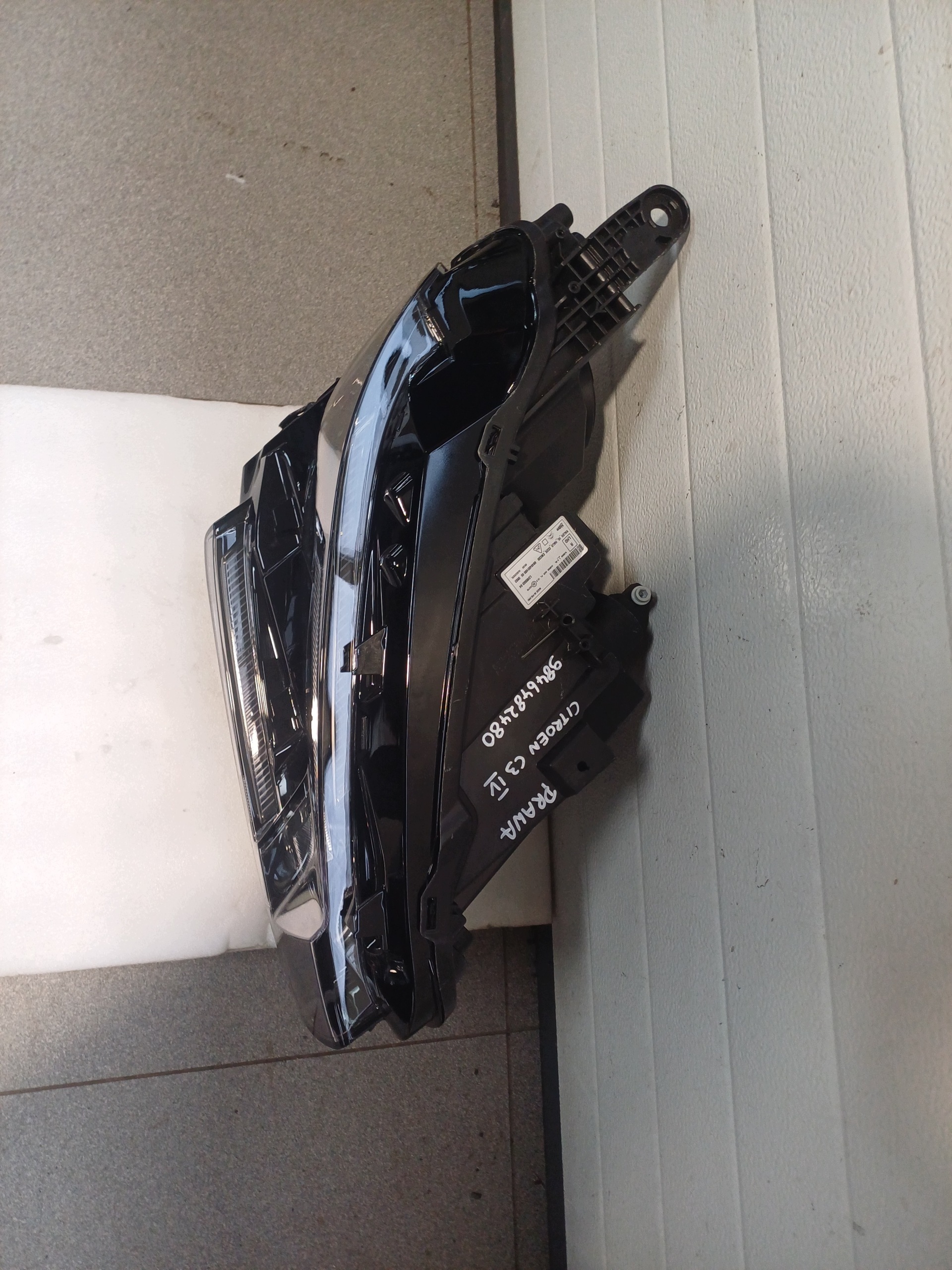light right front front CITROEN C3 IV 9846482480