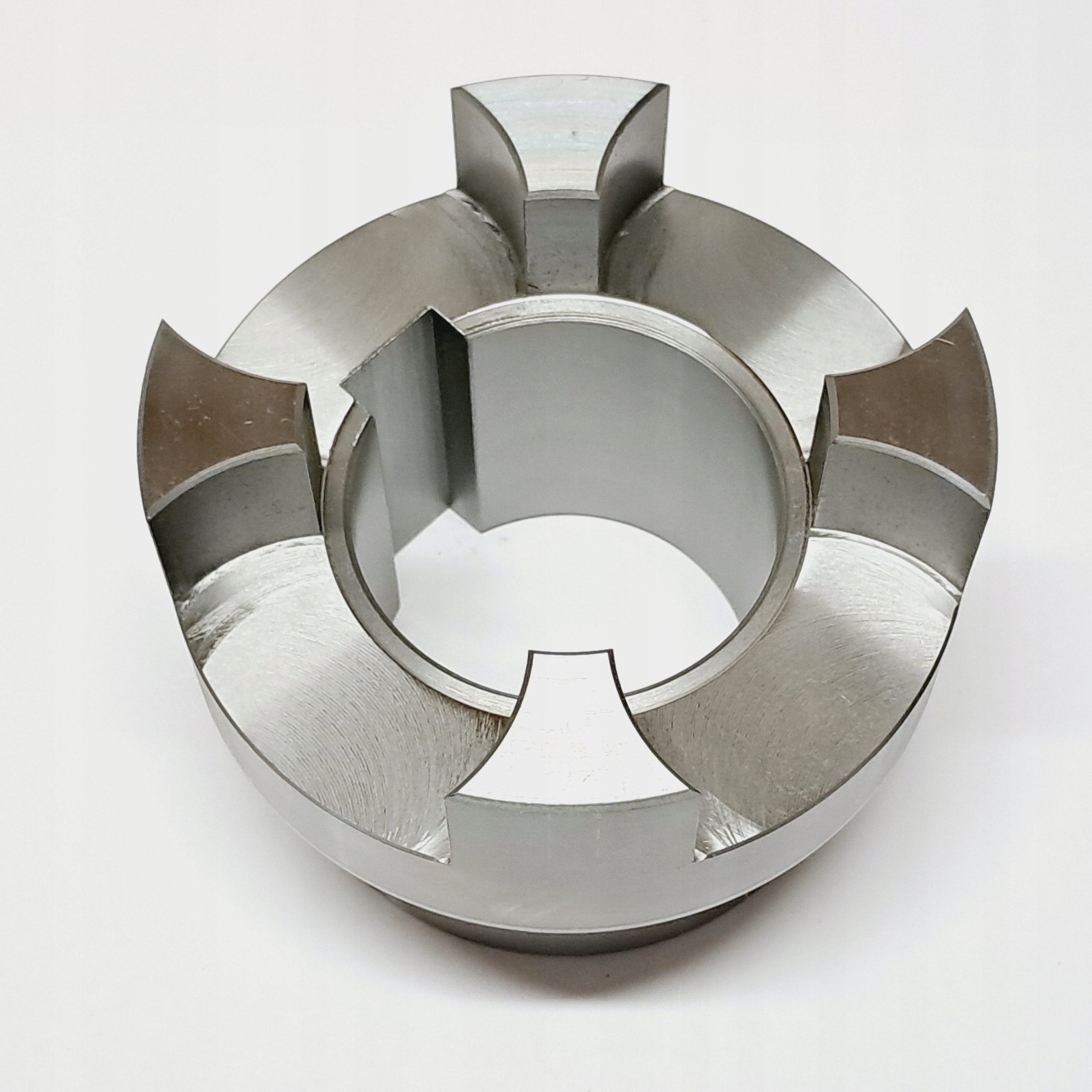 Spojka o průměru 120 mm s otvorem fi65 w20 polovina fi120 L160