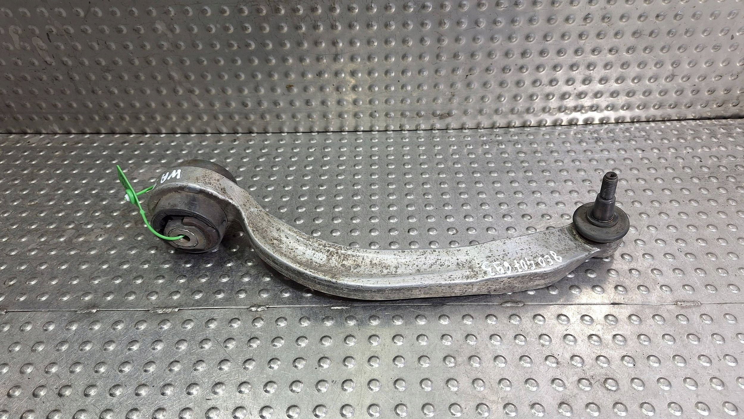 arm left front lower BANAN AUDI A4 B5 A6 C5 A8 D2 PASSAT B5 SUPERB and