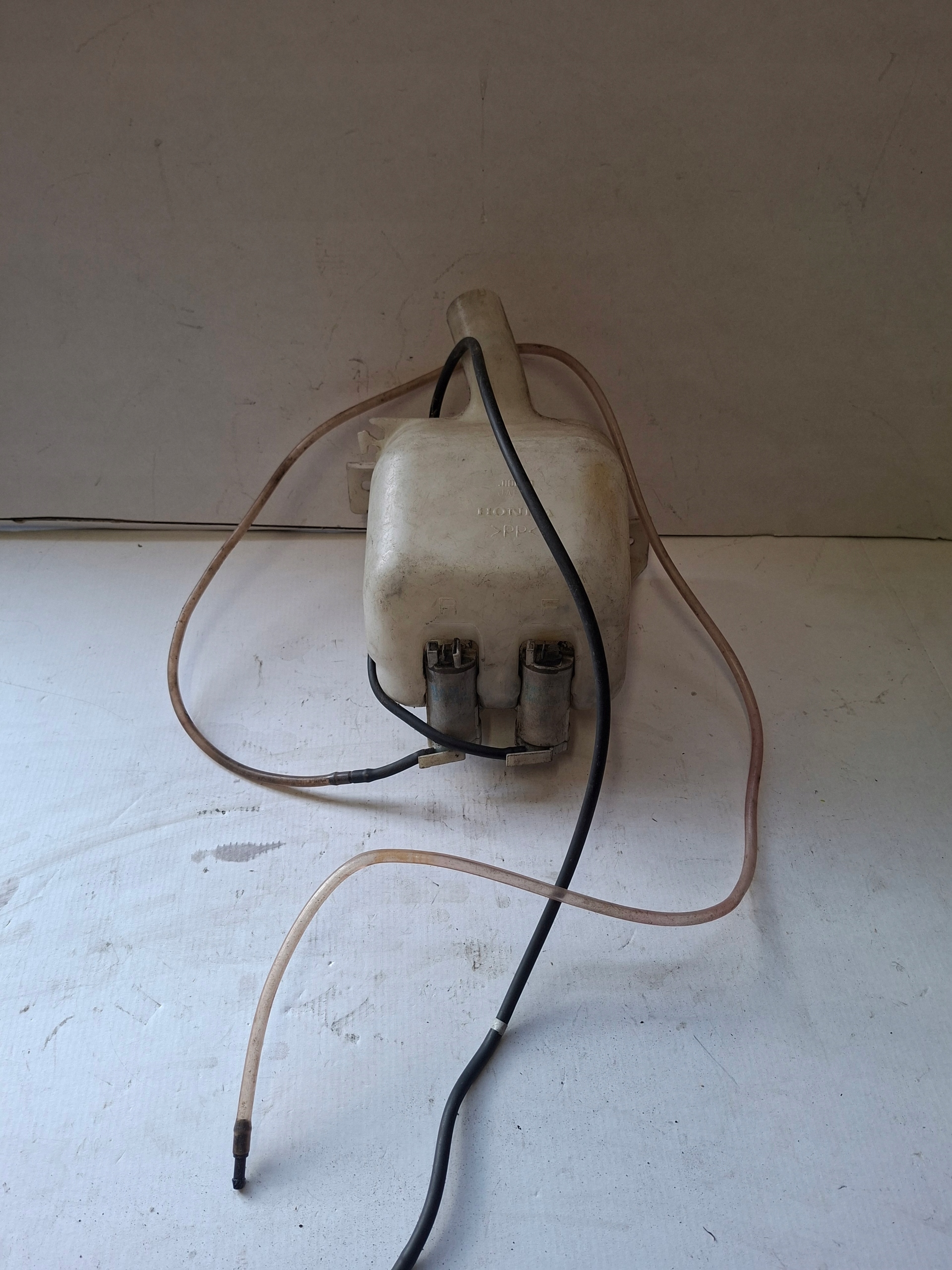washer fluid tank HONDA JEZZ II