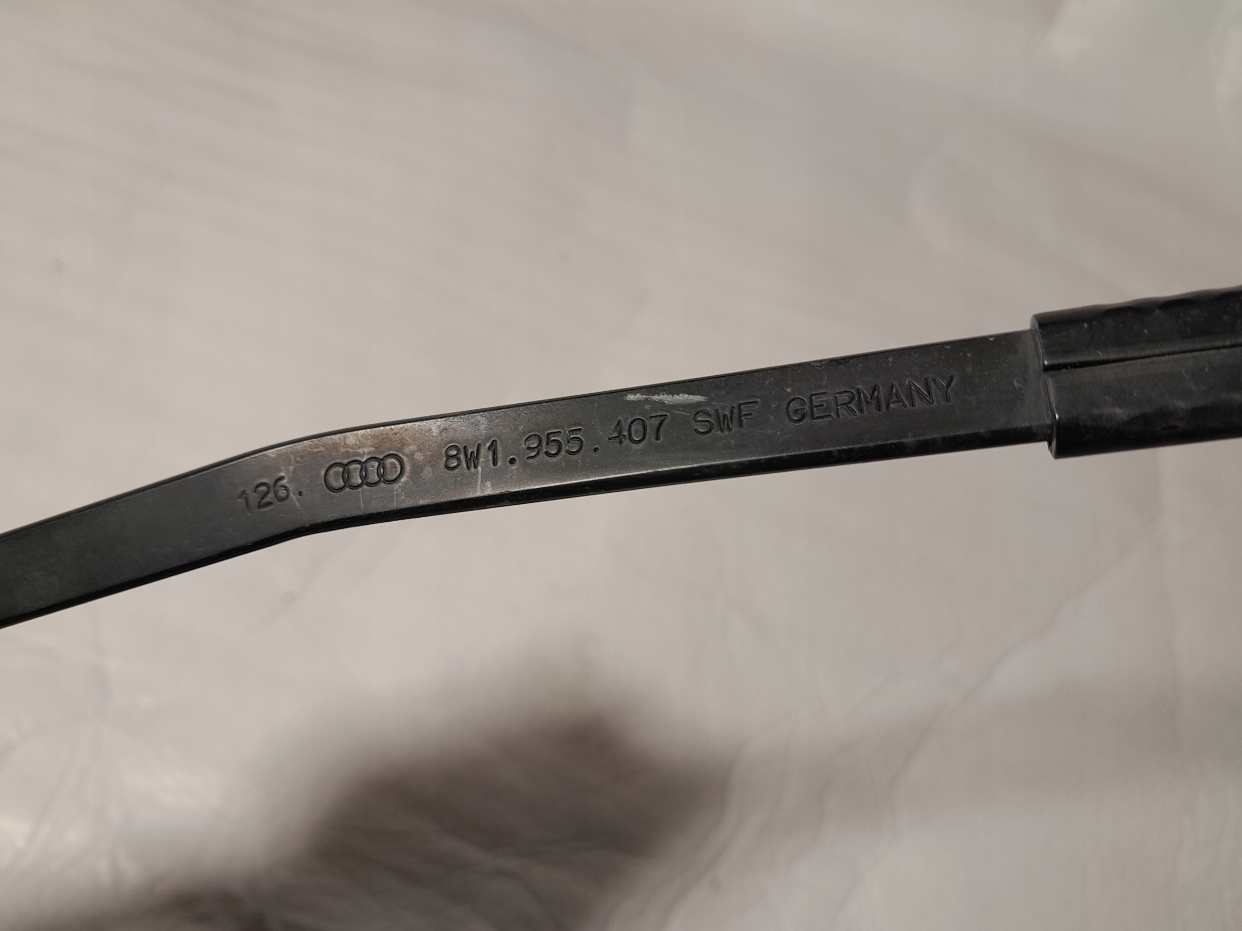 AUDI A4 B9 wiper arms front 8W1955408 8W1955407