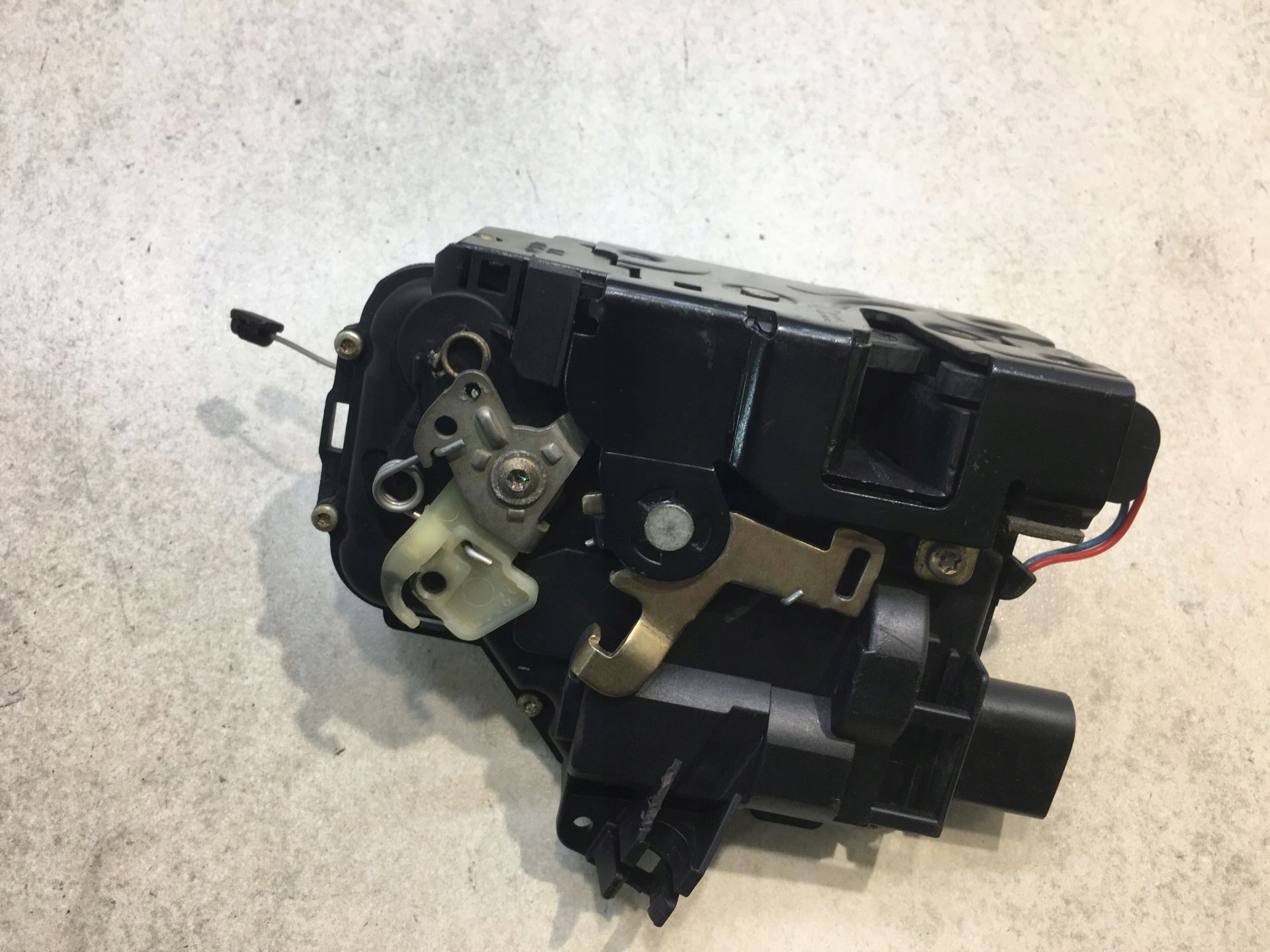 lock door right front OCTAVIA and 8 PIN