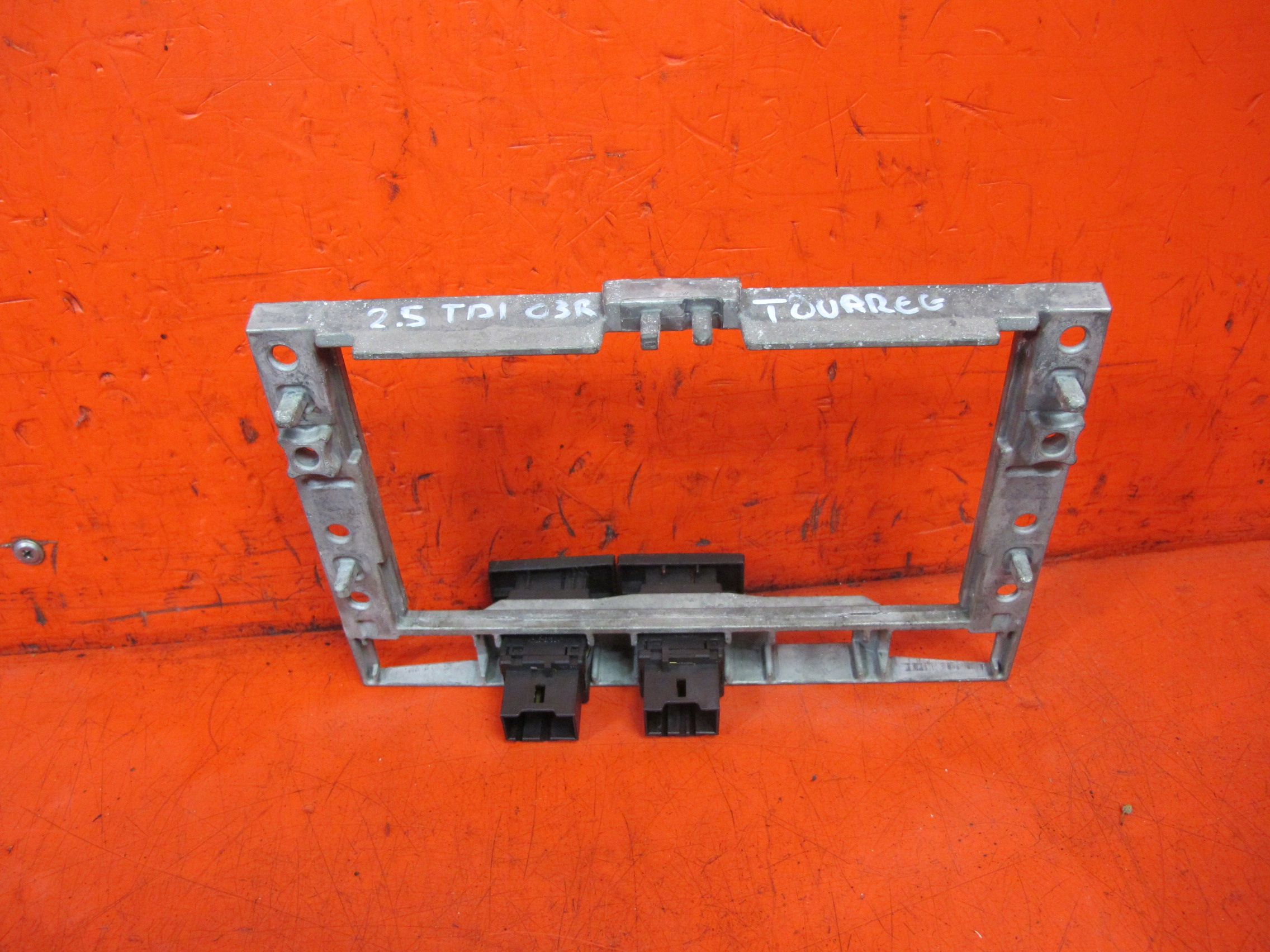 TOUAREG 7LA frame PANEL RADIA navigation devices 7L6857318