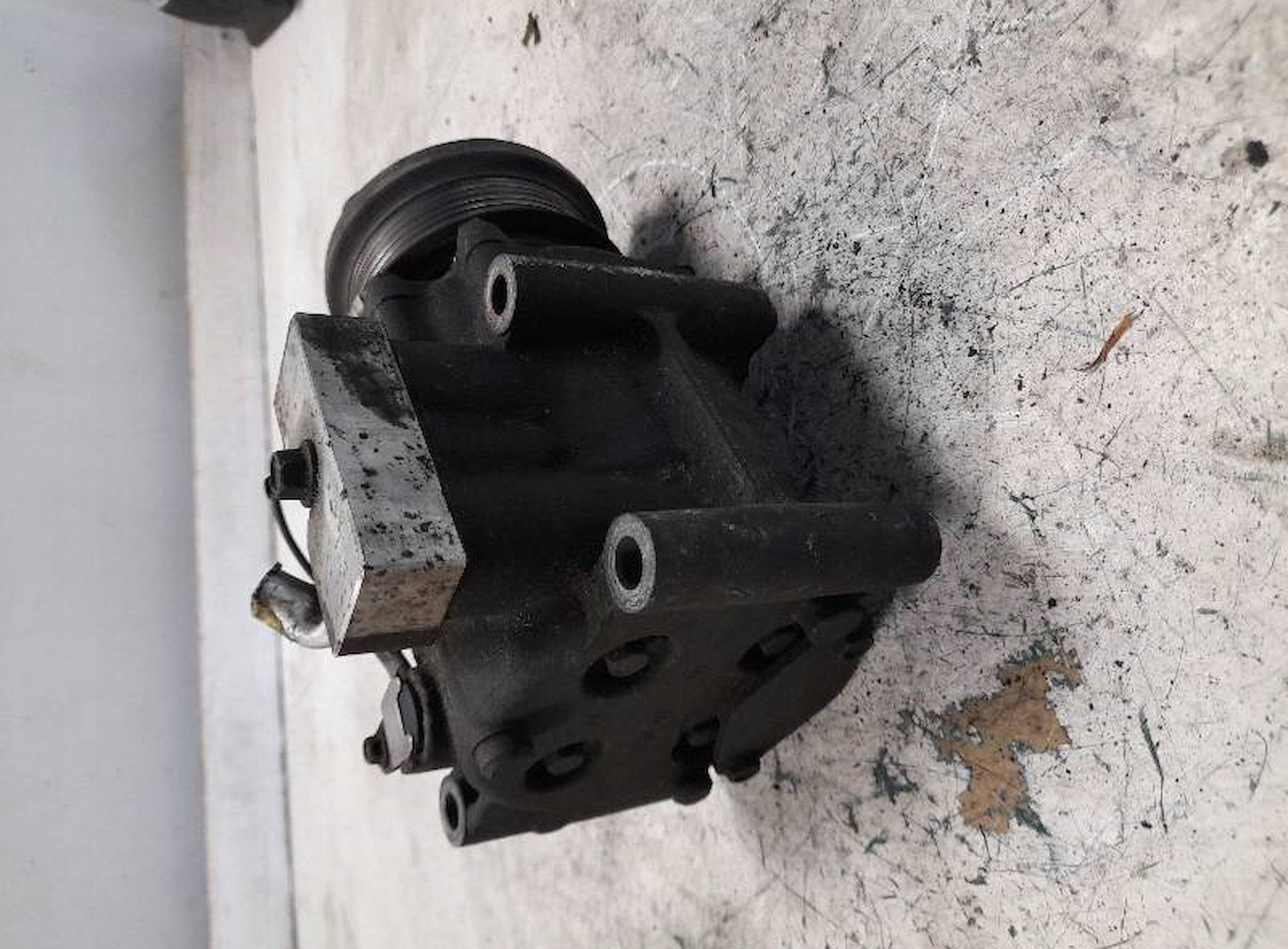 SPRĘŻARKA KLIMATYZACJI FORD FOCUS Typ samochodu Samochody osobowe