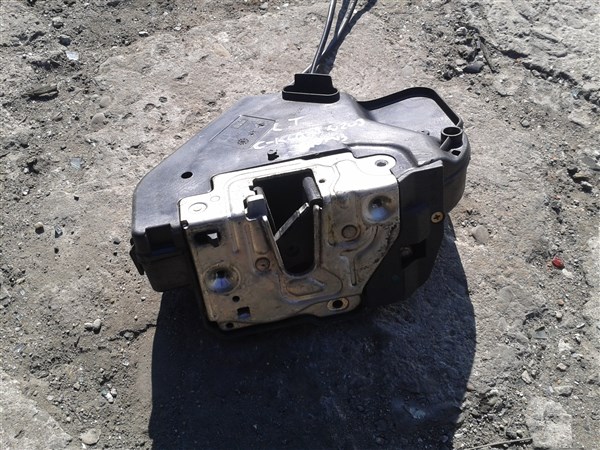 ZAMEK LEWY TYLNY MERCEDES C KLASA W203 KOMBI EU