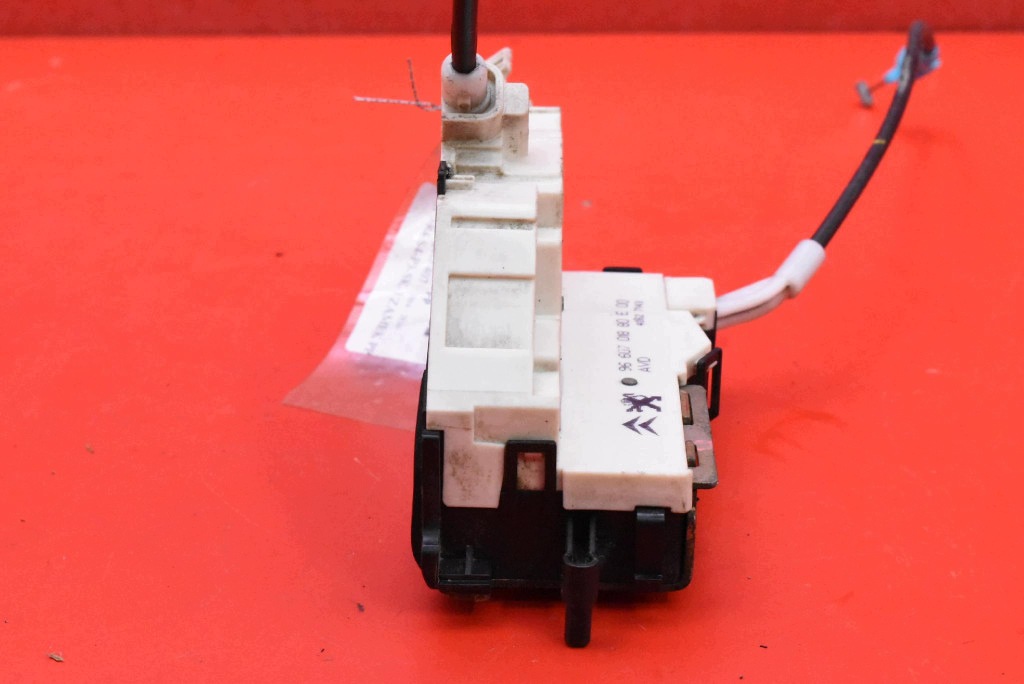 lock door right front front EU 9660701880E PEUGEOT 407 04-10