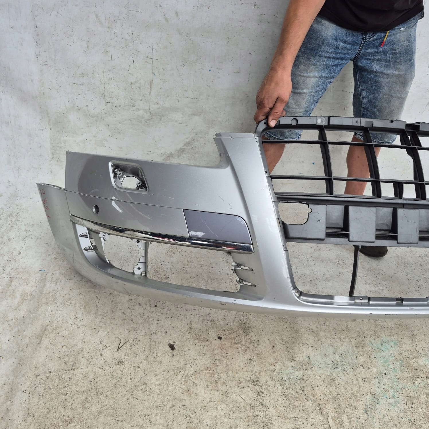 AUDI A6 C6 4F 4F0 04-08 bumper front front PDC SPR 4F0807437E