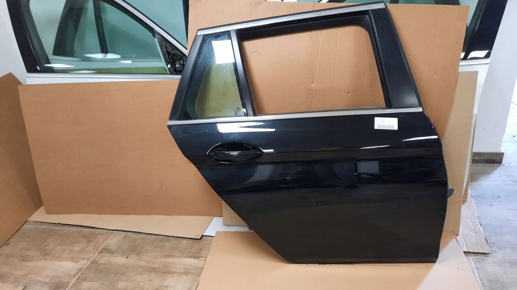 BMW G31 DRZWI PRAWE TYL KOLOR 475