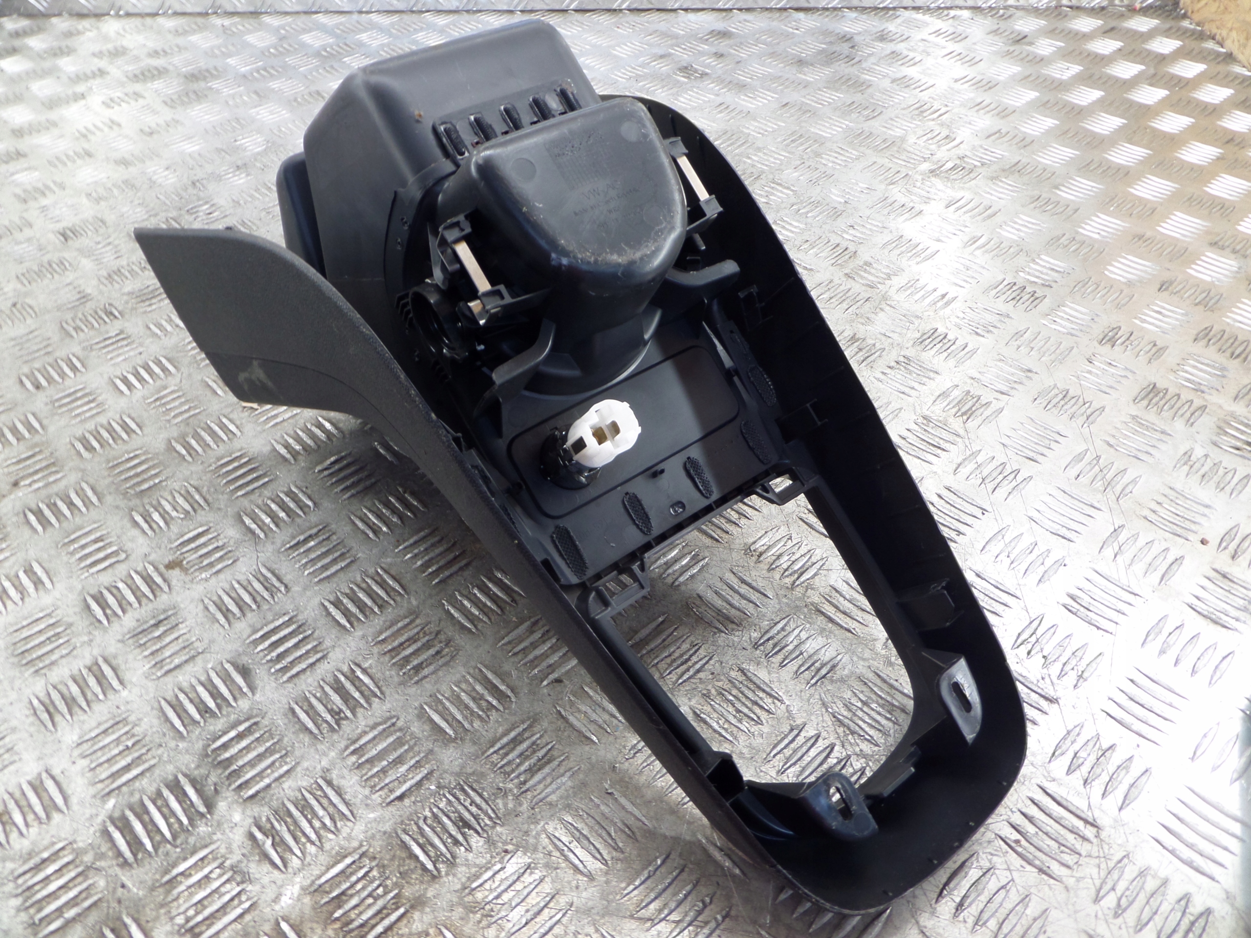 TUNEL mitte Handschuhfach VW UP CITYGO 1S0863680BC